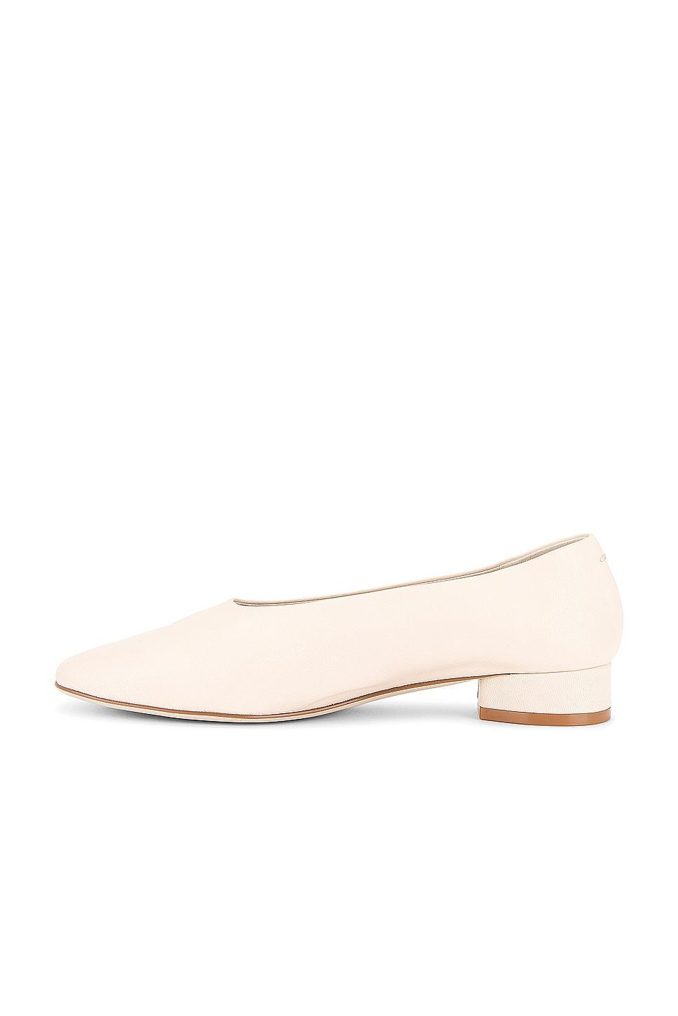 Jeffrey Campbell Womens Trustee Round Toe Flats Product Image