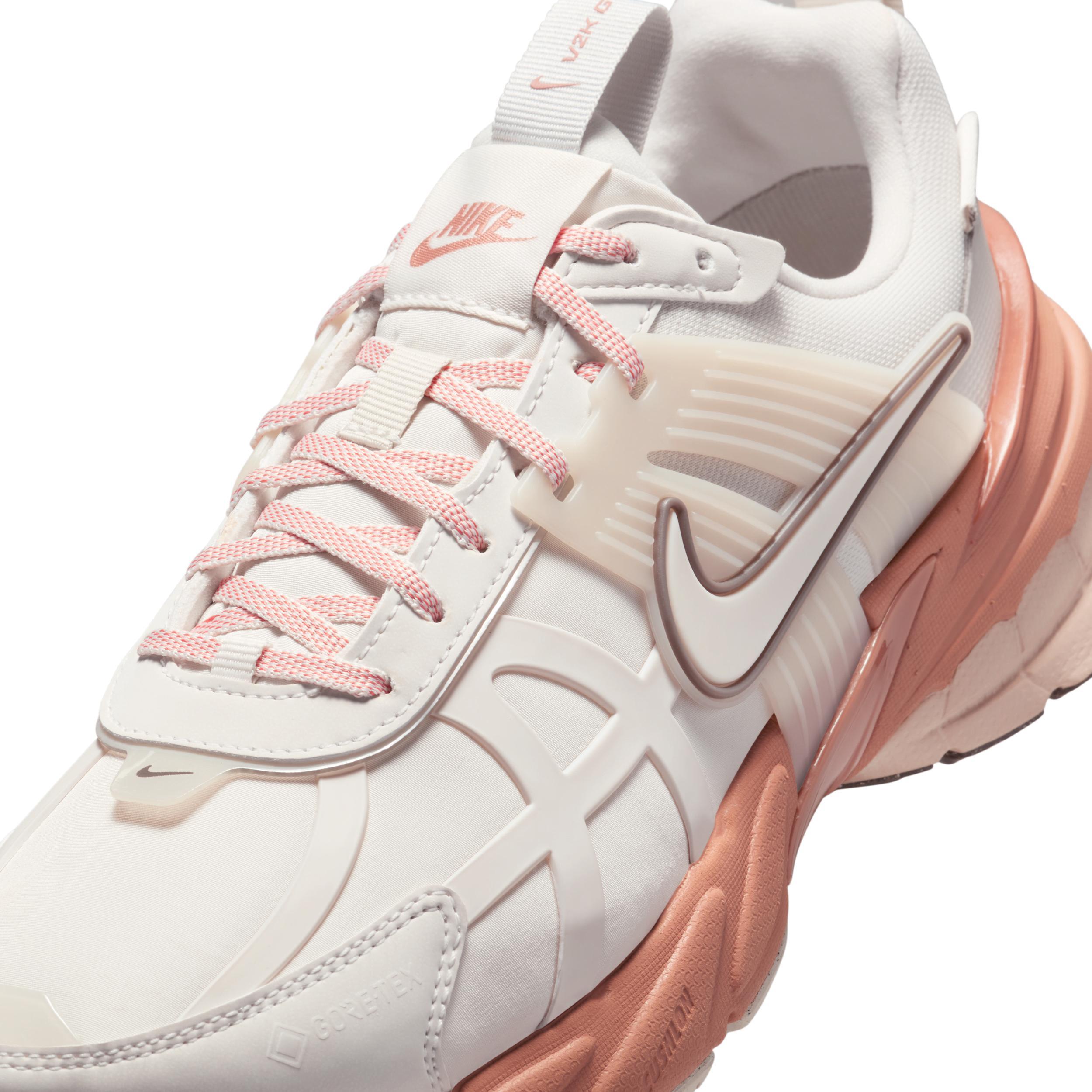 Nike Women's V2K Run GORE-TEX Waterproof Shoes Product Image