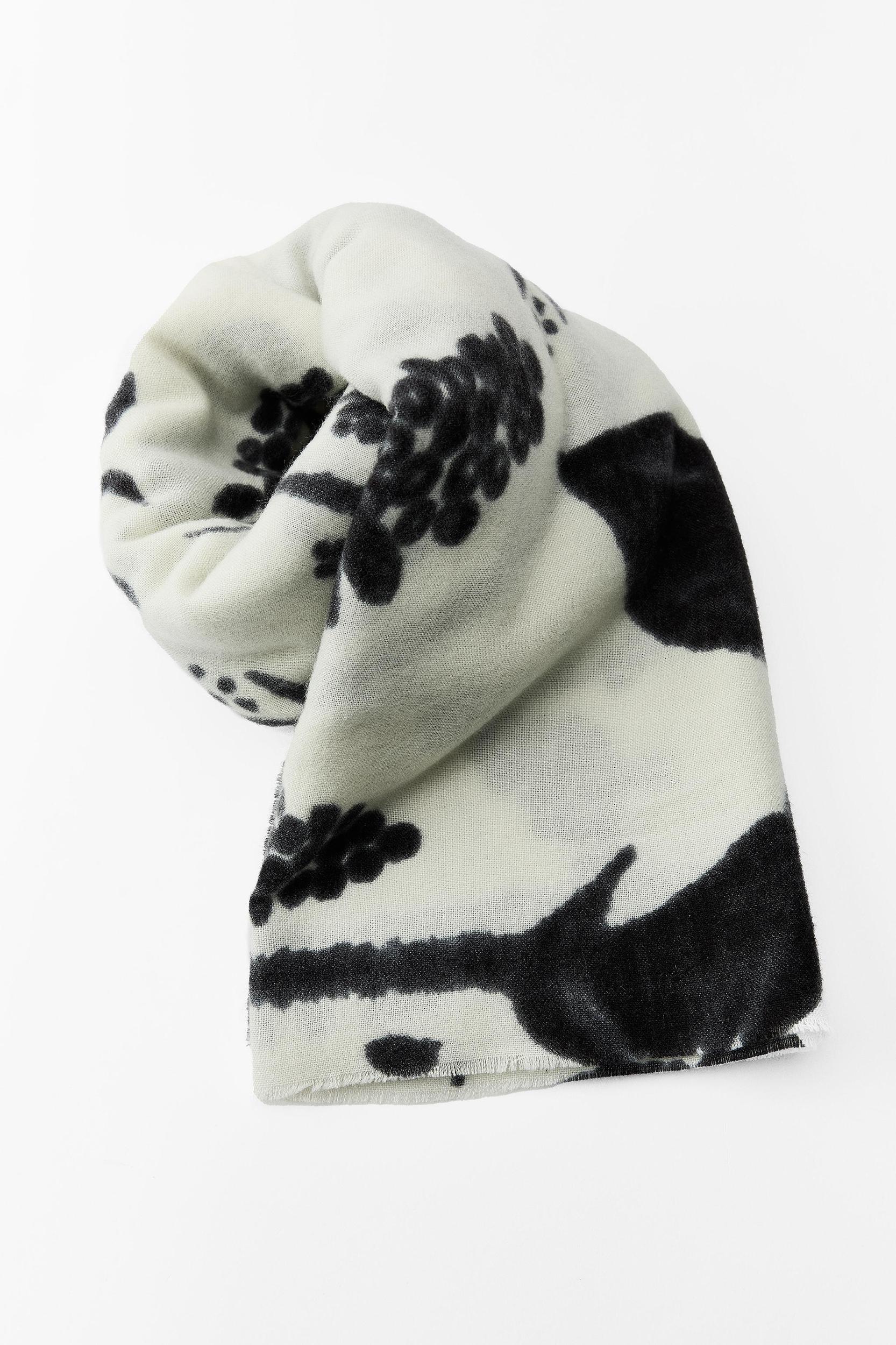 PRINTED SCARF Product Image