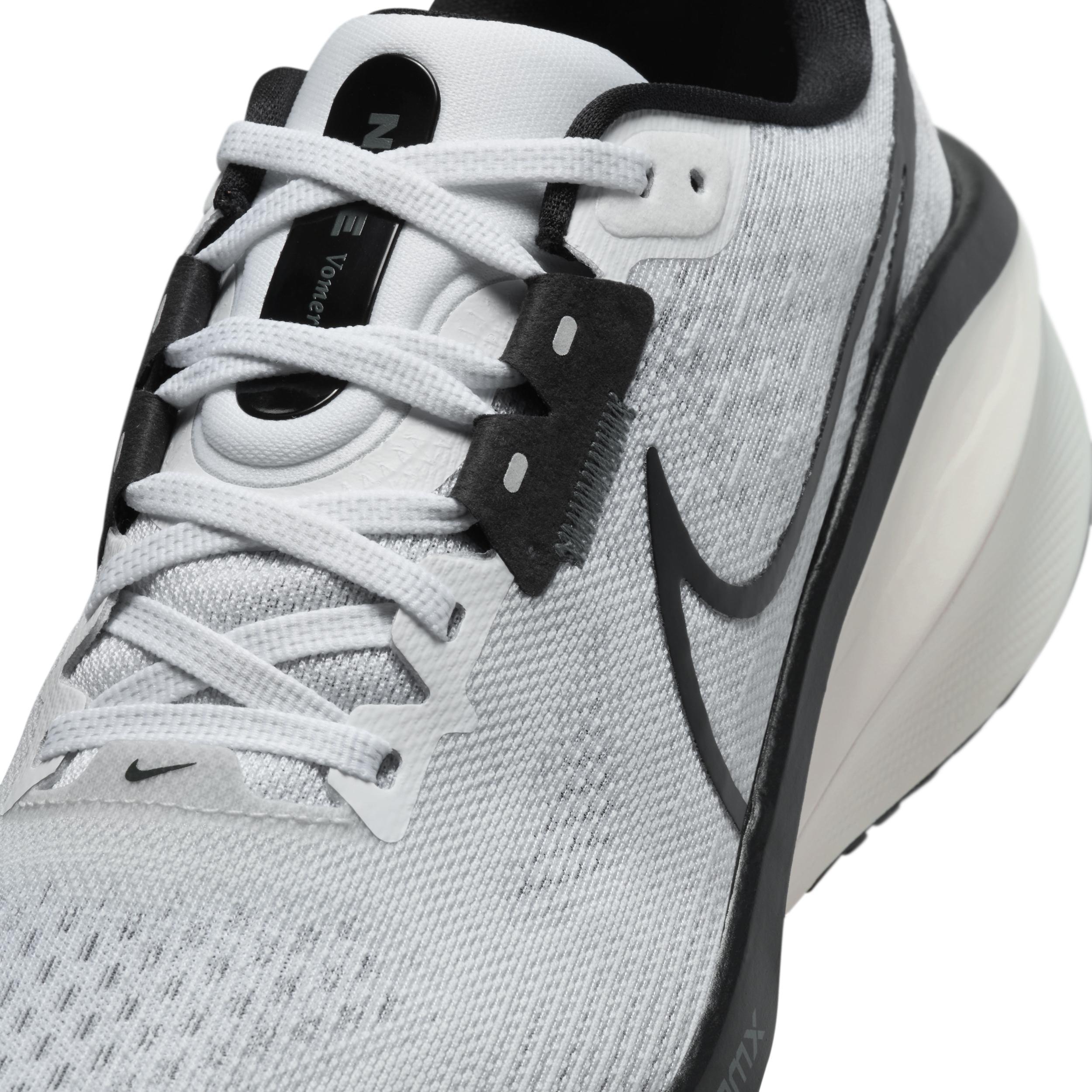 Womens Nike Vomero 17 Running Shoes Product Image