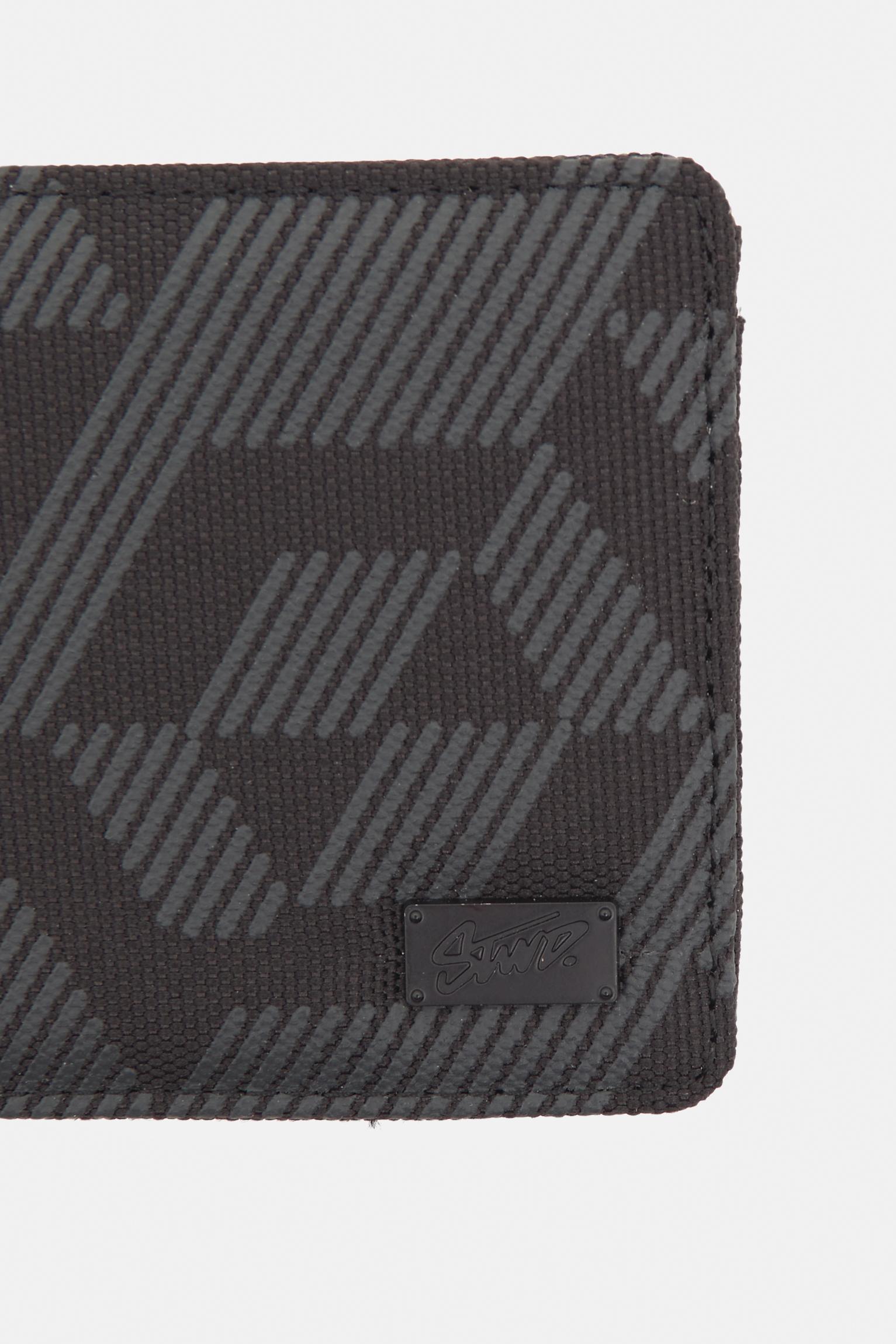 Geometric print wallet Product Image