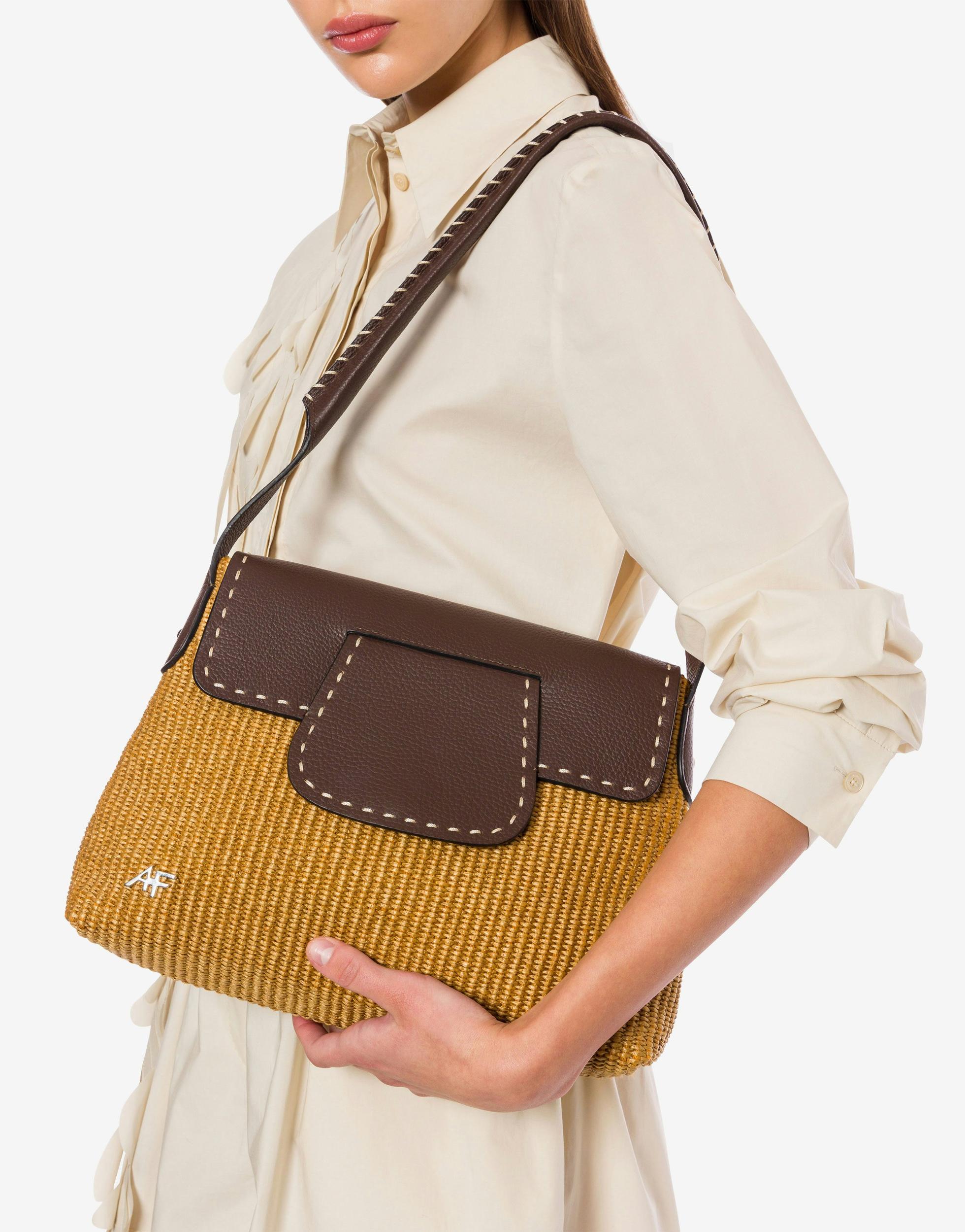 Raffia shoulder bag Product Image