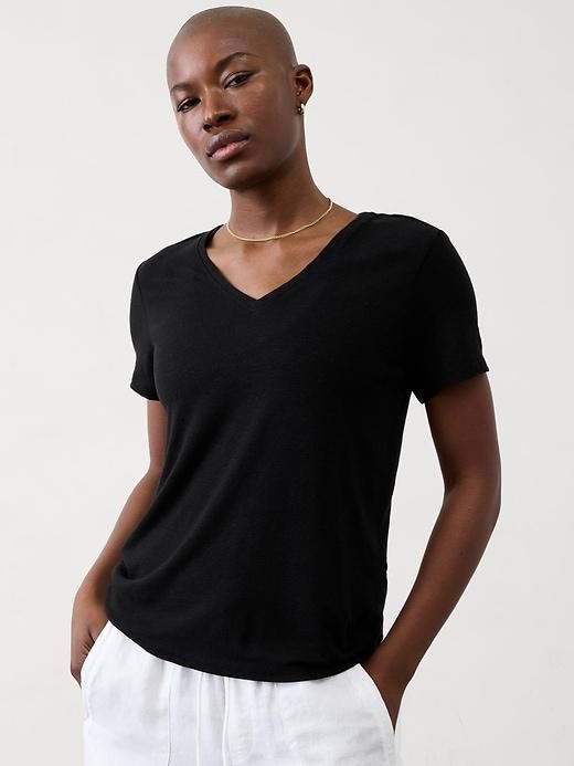 Getaway Linen Blend V-Neck Tee Product Image