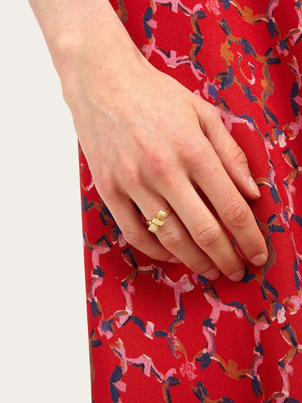 Vara bow polished ring Product Image