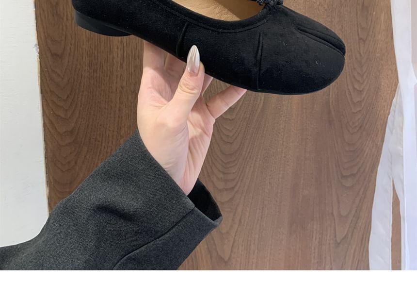 Split Toe Plain Flats Product Image