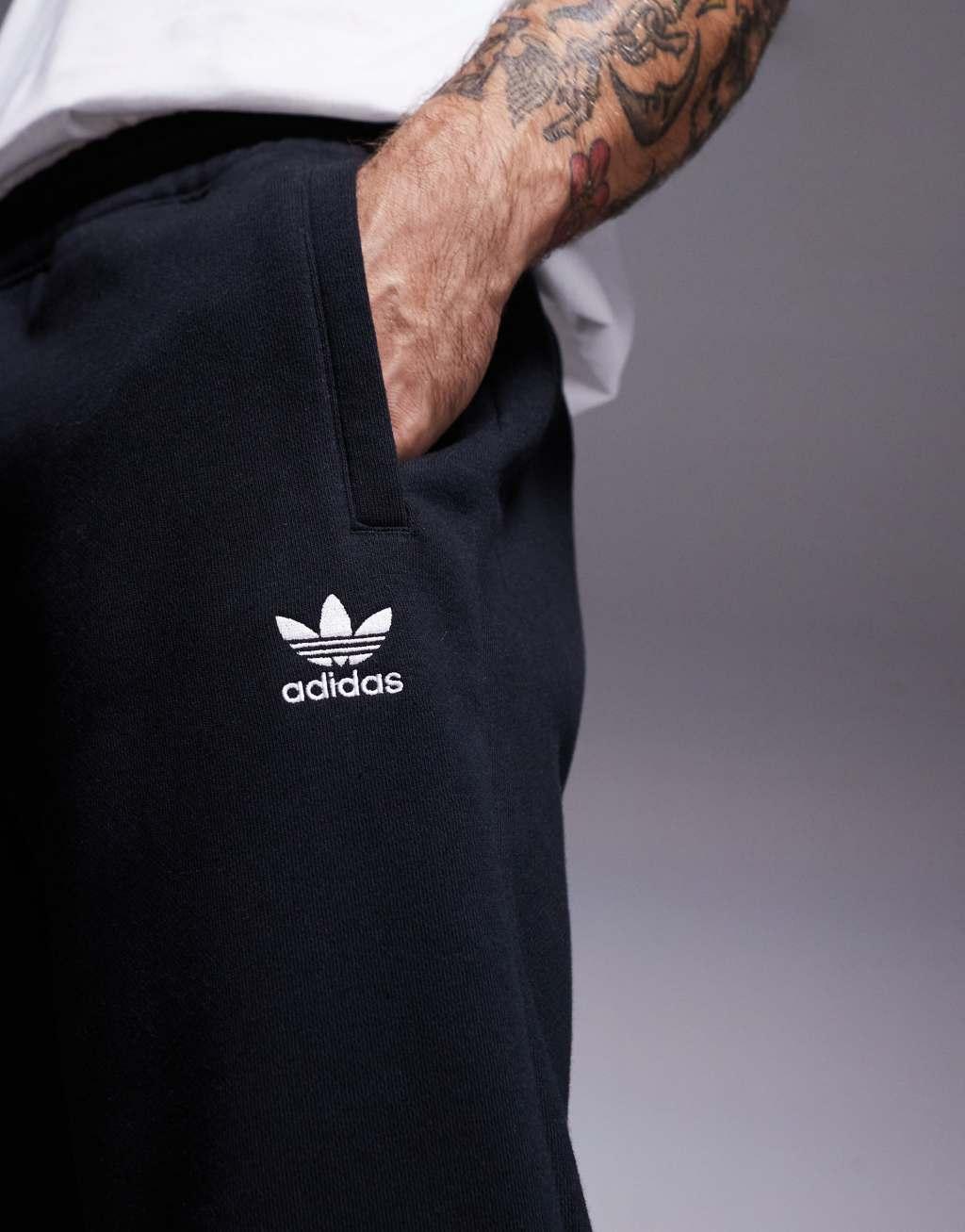 adidas Originals essential track pants in black Product Image