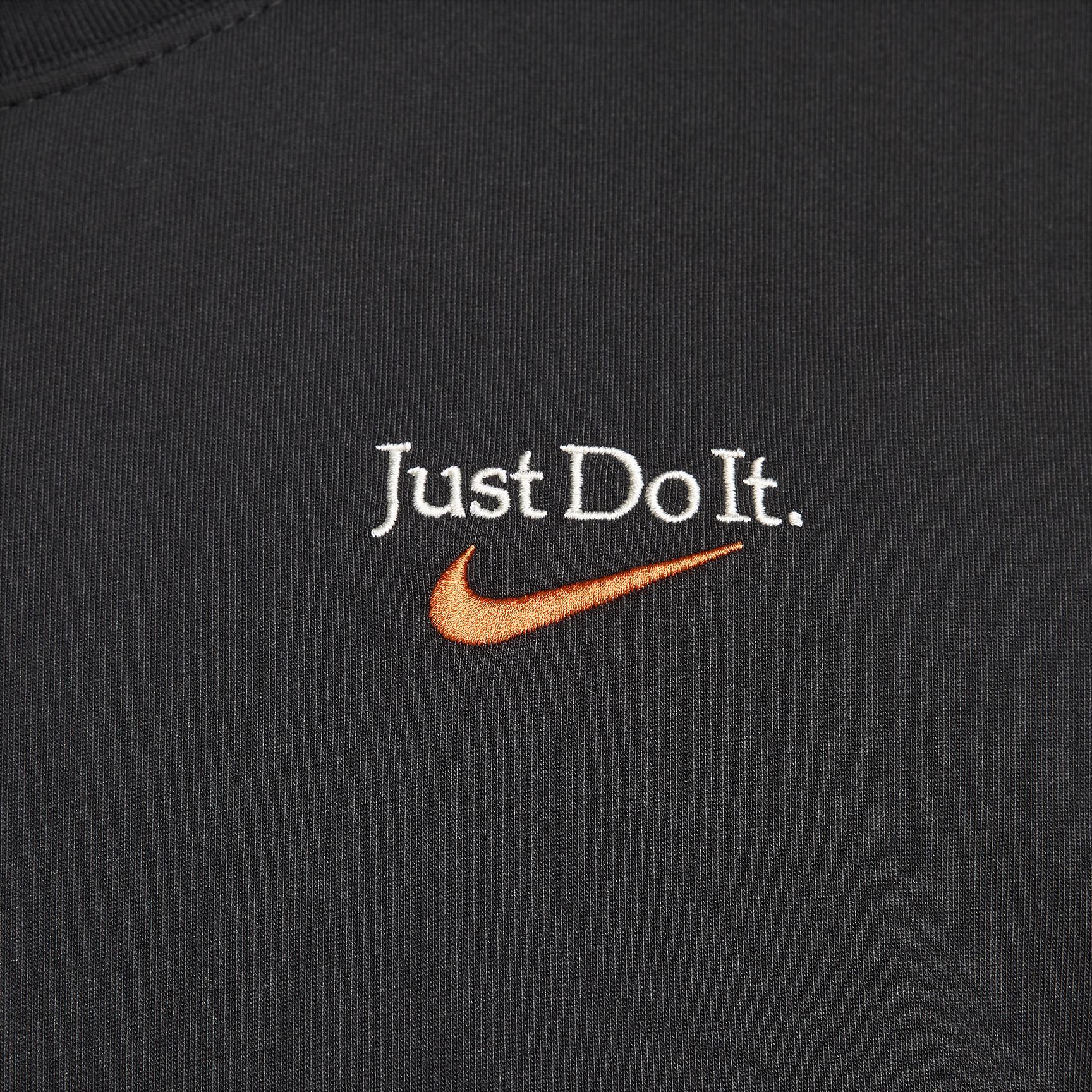 Nike Men's Max90 Basketball T-Shirt Product Image