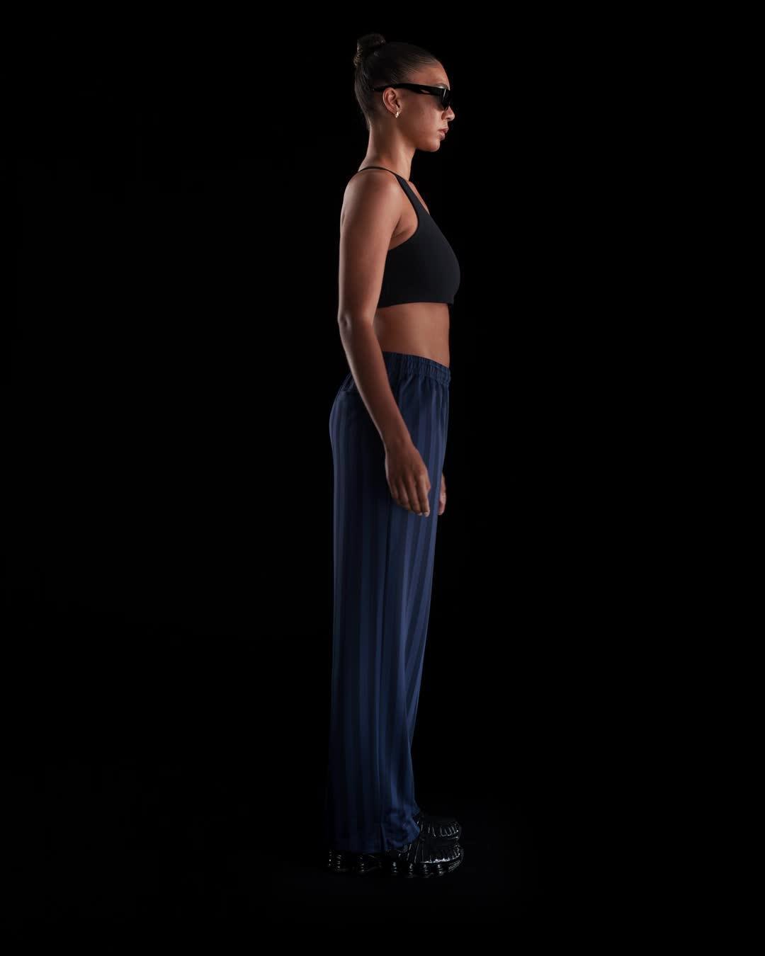 Womens Nike Sportswear Mid-Rise Loose Jacquard Striped Track Pants | HV5133-110 Product Image