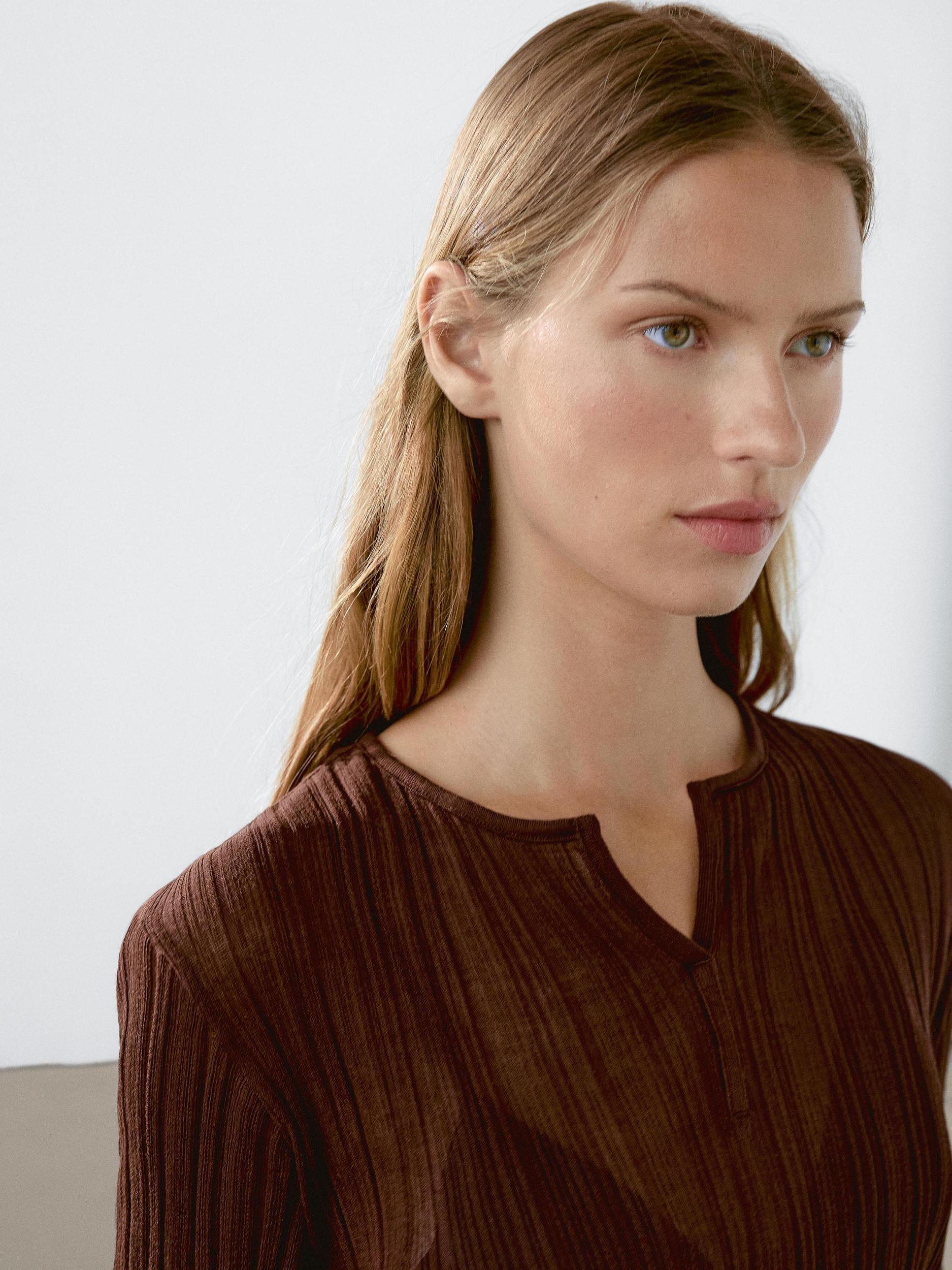 Long sleeve ribbed T-shirt Product Image