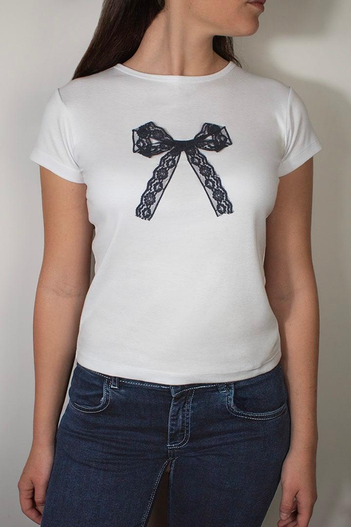 Bow t-shirt  Product Image