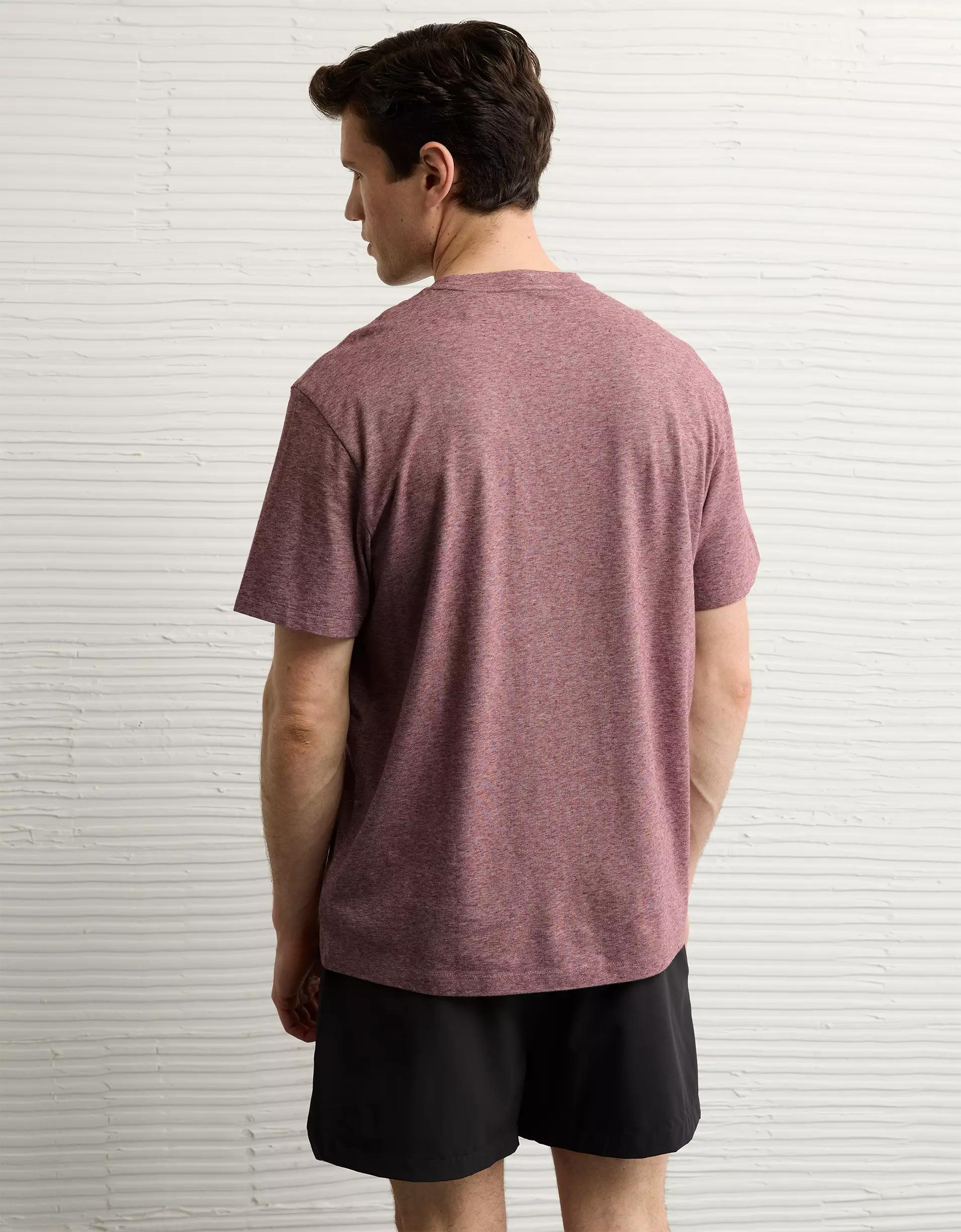 AE 24/7 Club T-Shirt Product Image