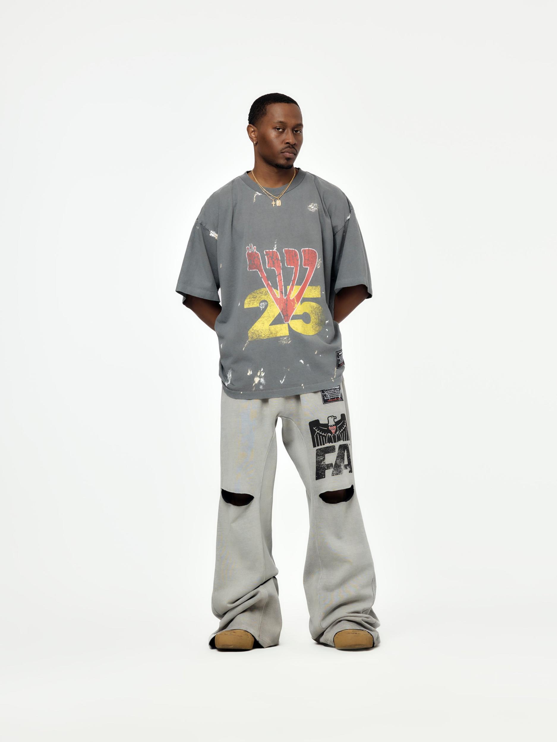 Love Stuff Tee (Grey) Product Image