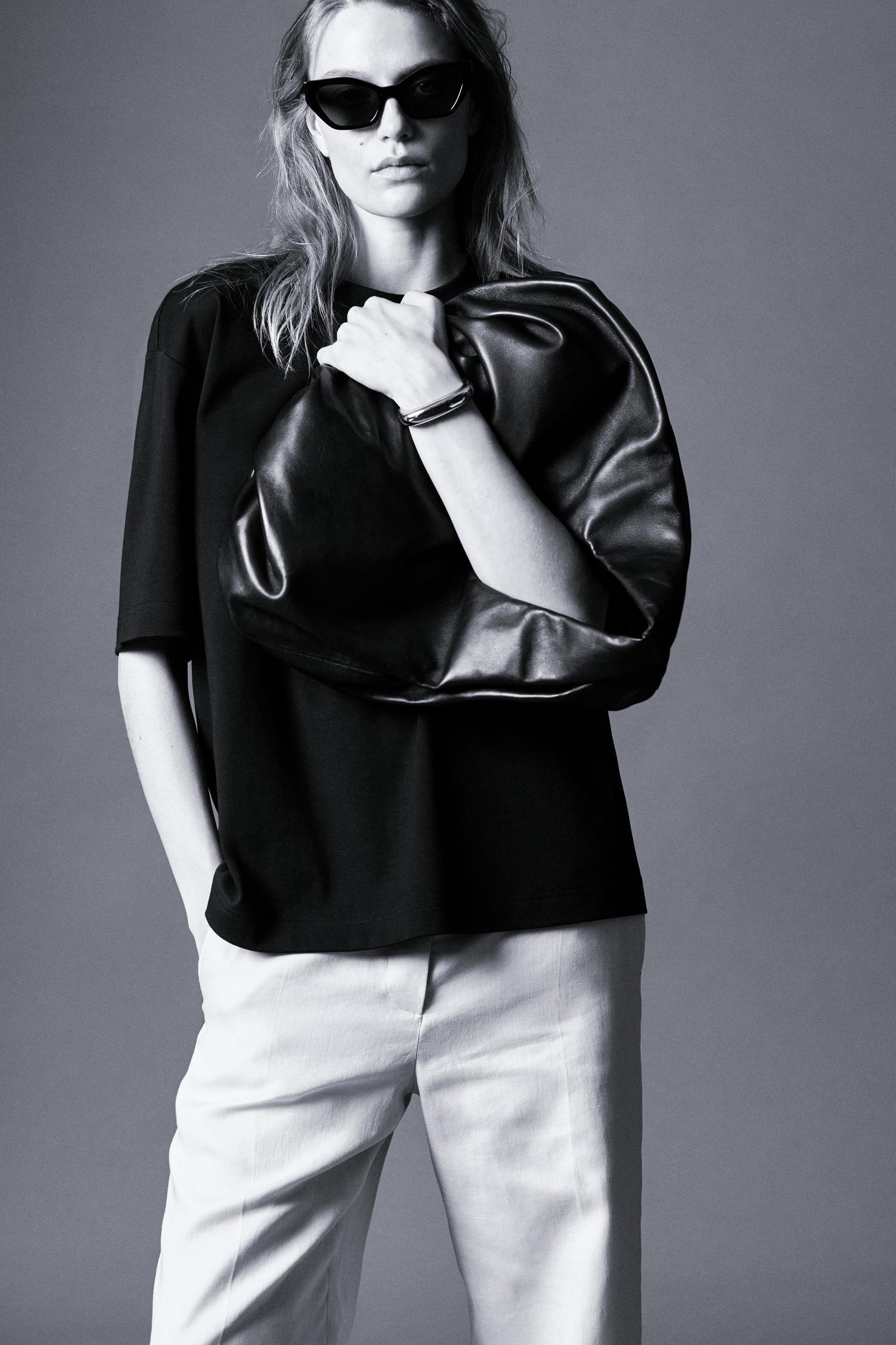 OVERSIZED COTTON T-SHIRT Product Image