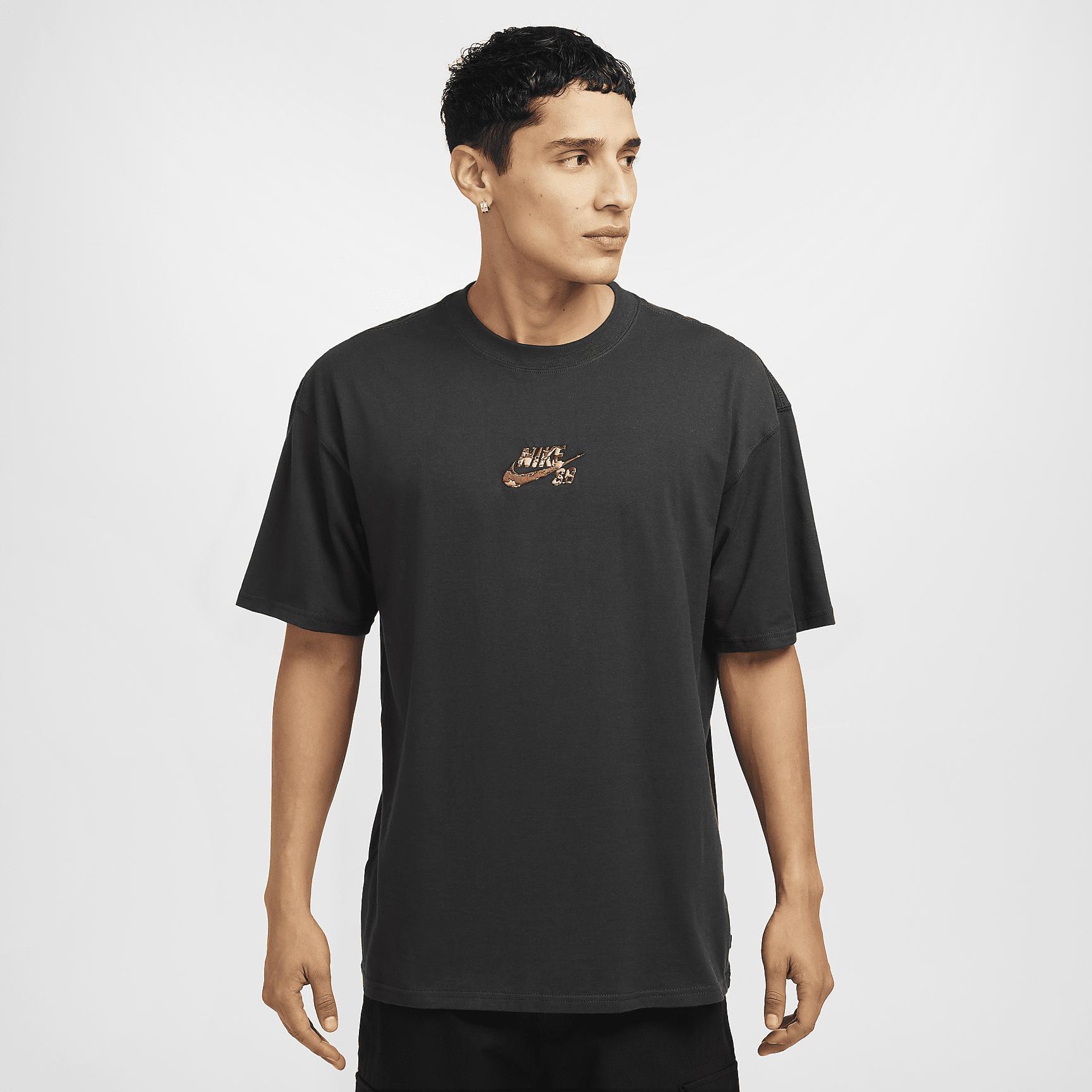 Mens Nike Sportswear Max90 T-Shirt | FZ7981-023 Product Image