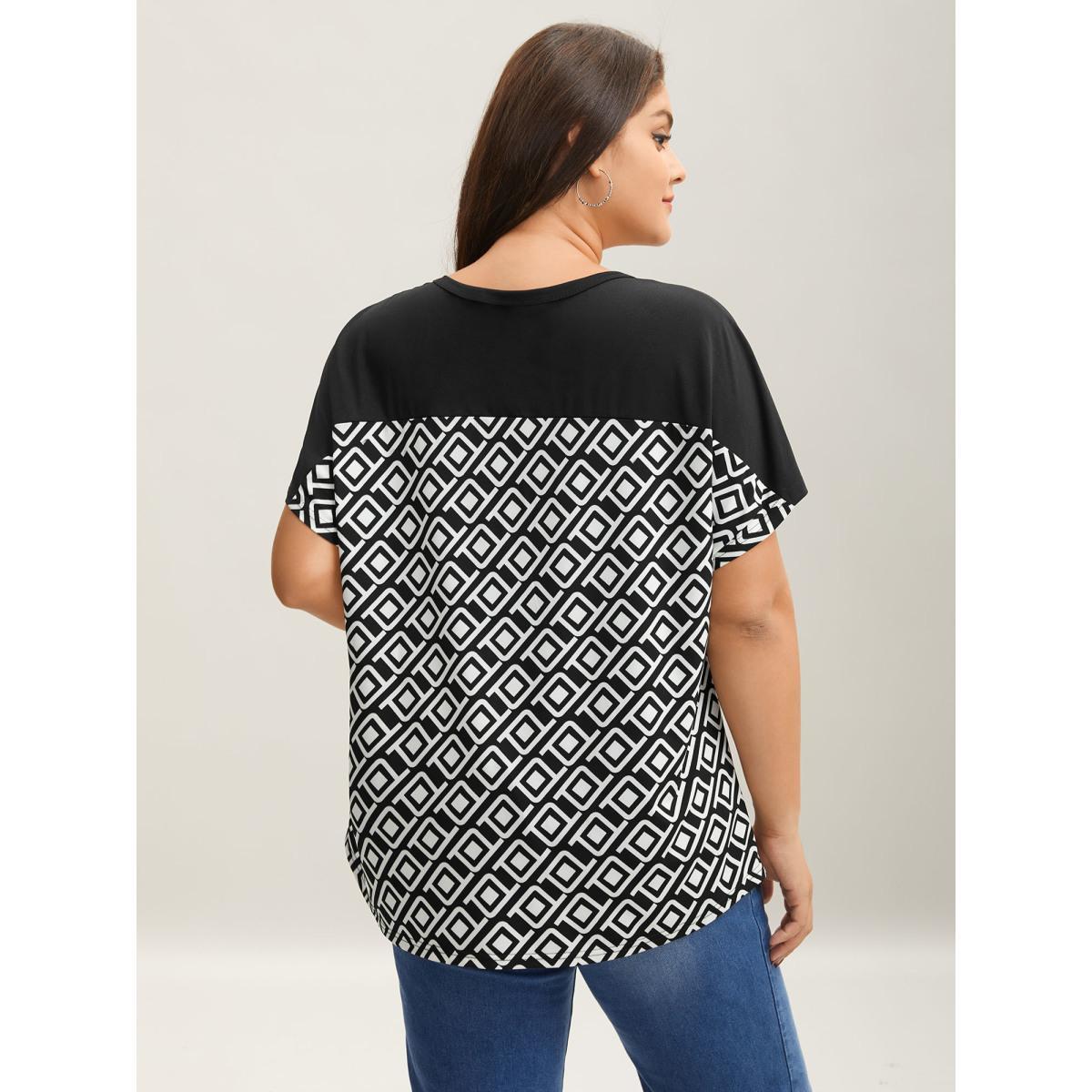 Plus Size Geometric Print Spliced Crew Neck T-Shirt Black Women Casual Contrast Round Neck Everyday T-shirts BloomChic 22-24/3X Product Image