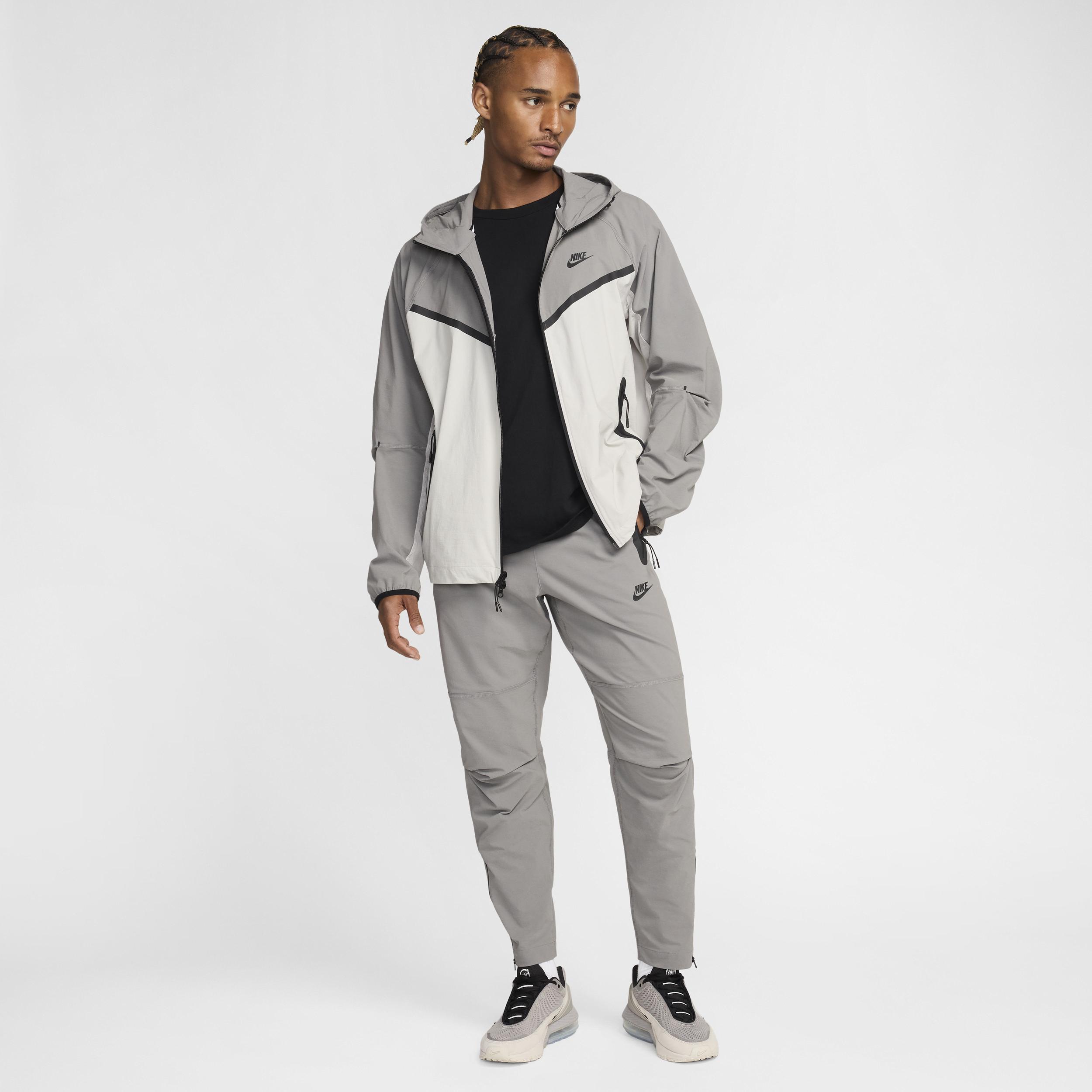 Nike Men's Tech Woven Pants Product Image