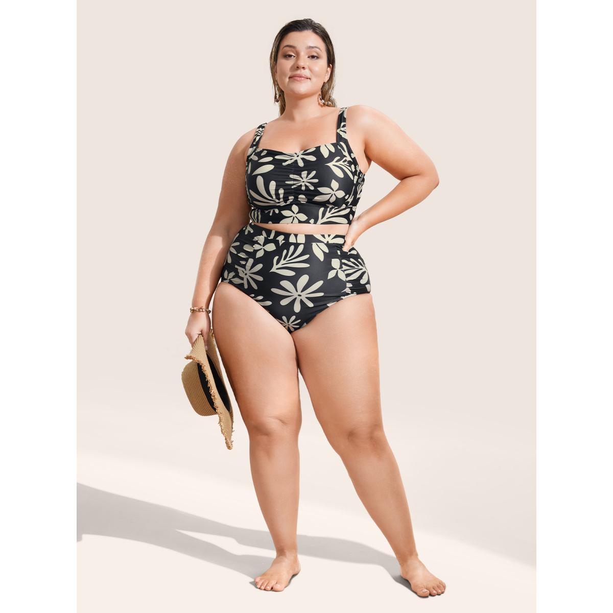 Plus Size Natural Flowers Ruched Heart Neckline Swim Top Women's Swimwear Black Beach Gathered High stretch Skinny Heart neckline Curve Swim Tops BloomChic 18-20/2X Product Image