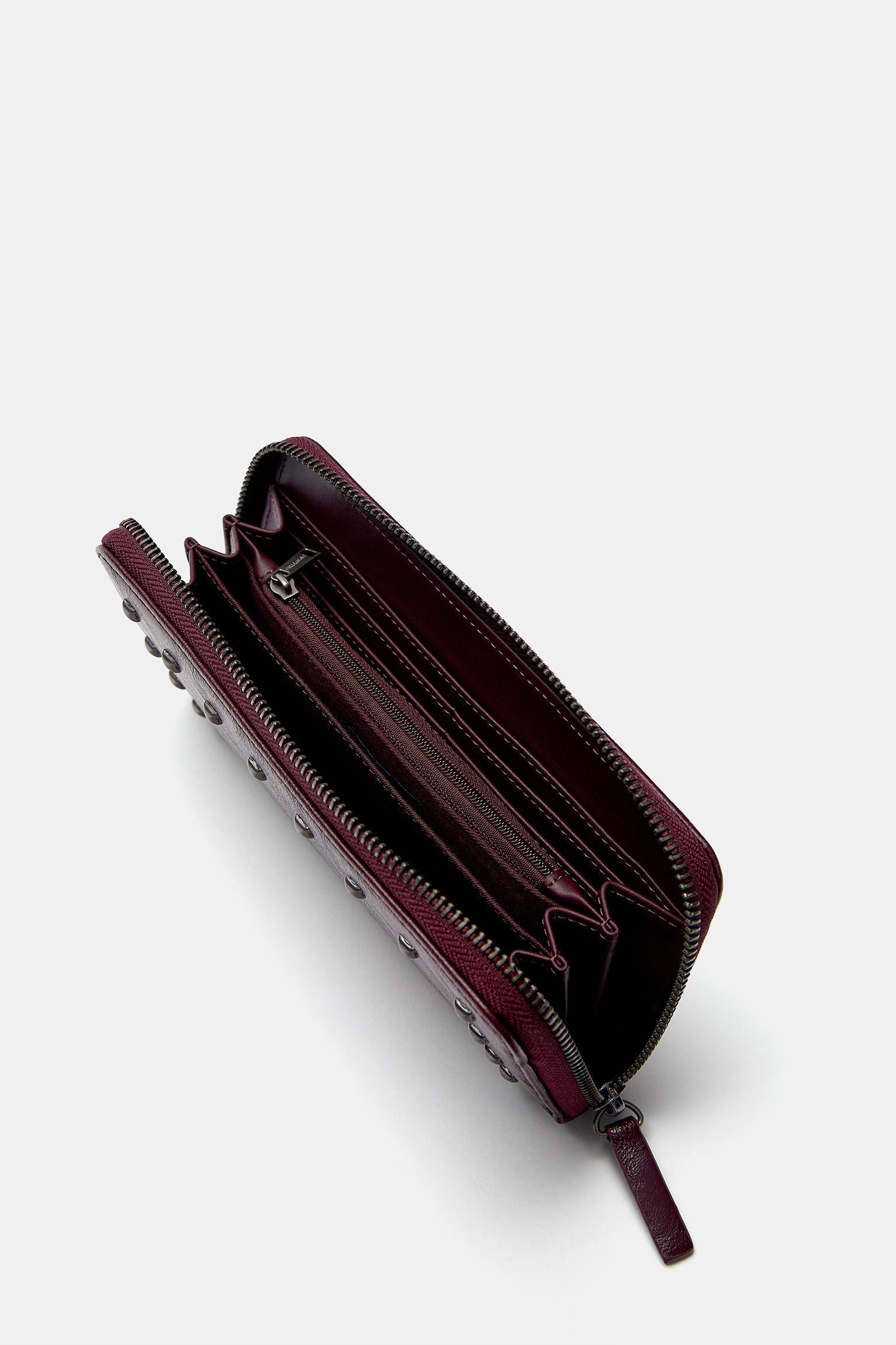 Studded wallet Product Image