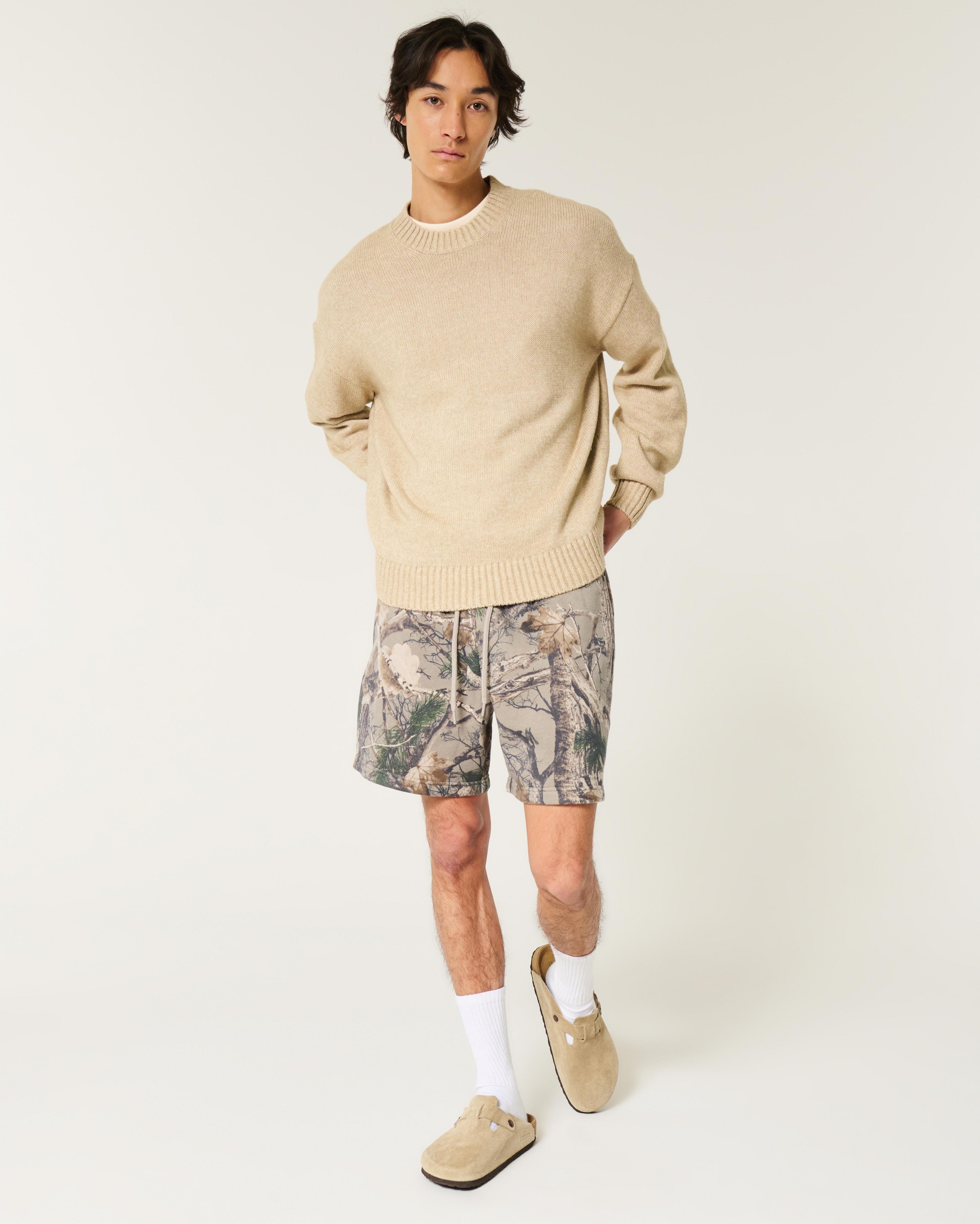 Mid-Thigh Camo Loose Fleece Shorts Product Image