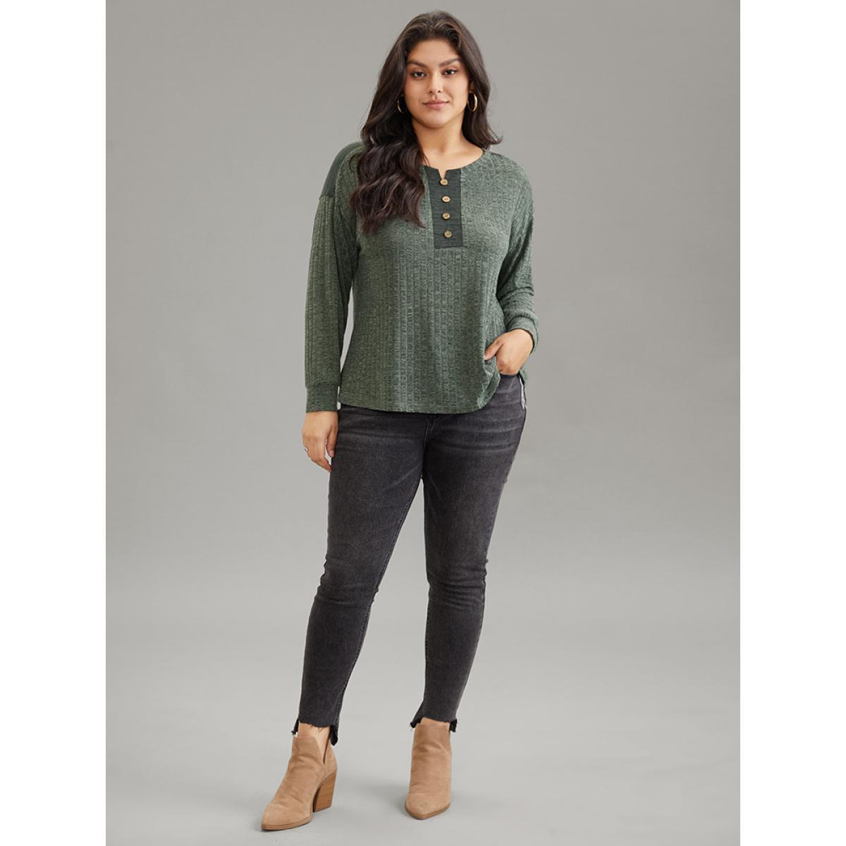 Plus Size Plain Button Detail Round Neck Rib Knit T-shirt Green Women Casual Texture Plain Round Neck Everyday T-shirts BloomChic 10/M Product Image