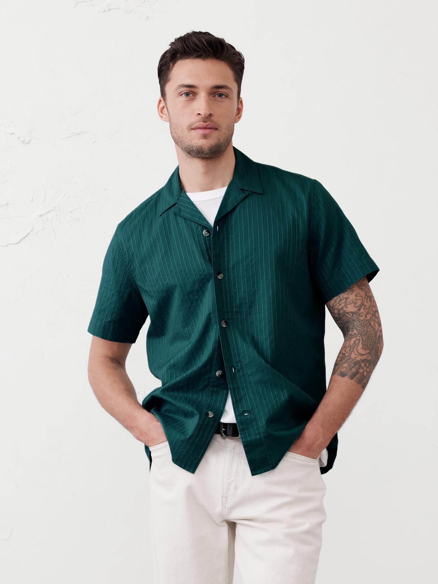 Standard Fit Textured Resort Shirt Product Image