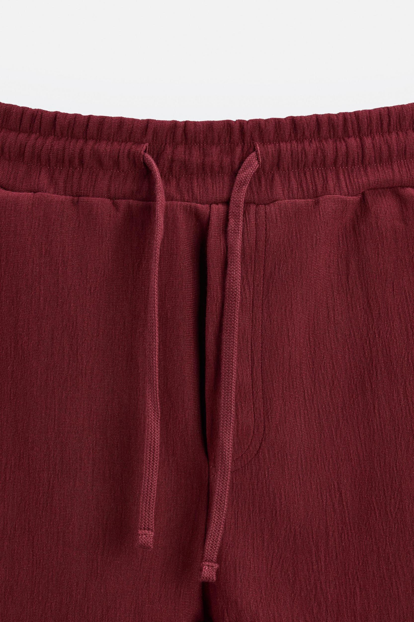 TEXTURED JOGGER SHORTS Product Image