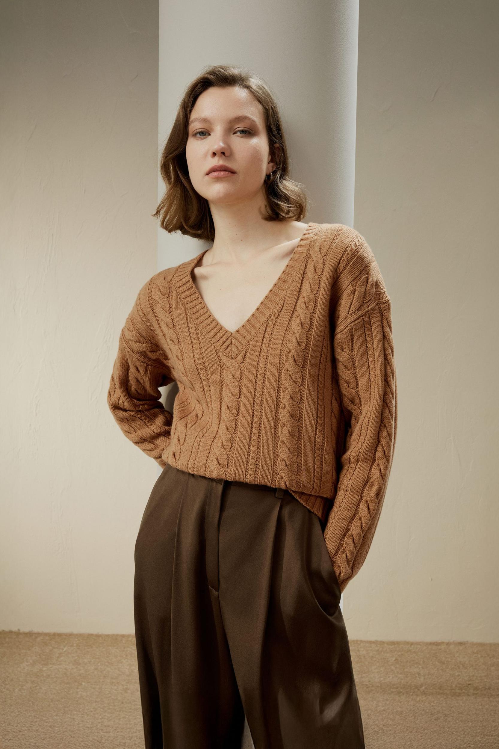 Cable-Knit Wool-Cashmere Blend Sweater Product Image