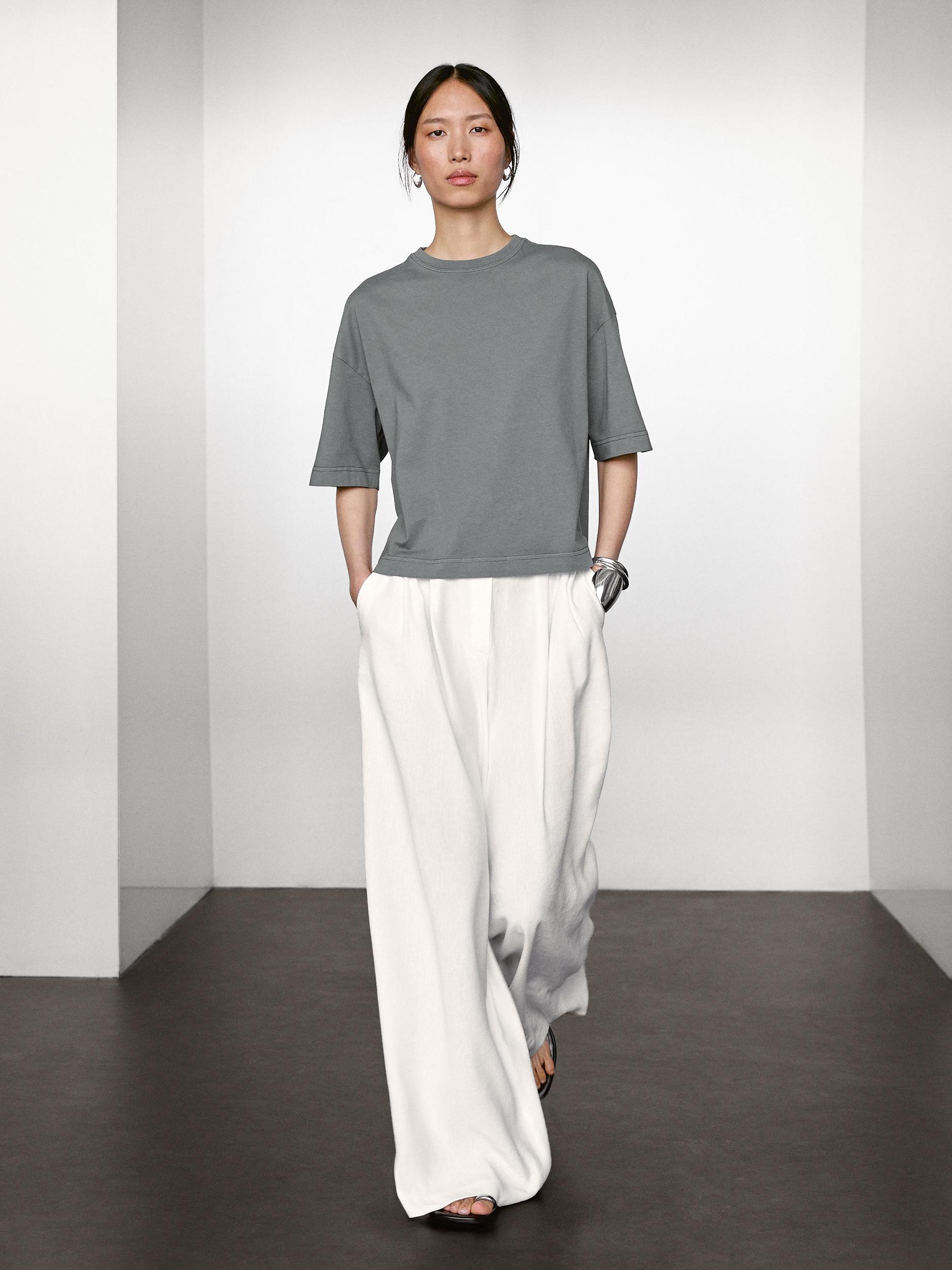 100% cotton short sleeve T-shirt Product Image