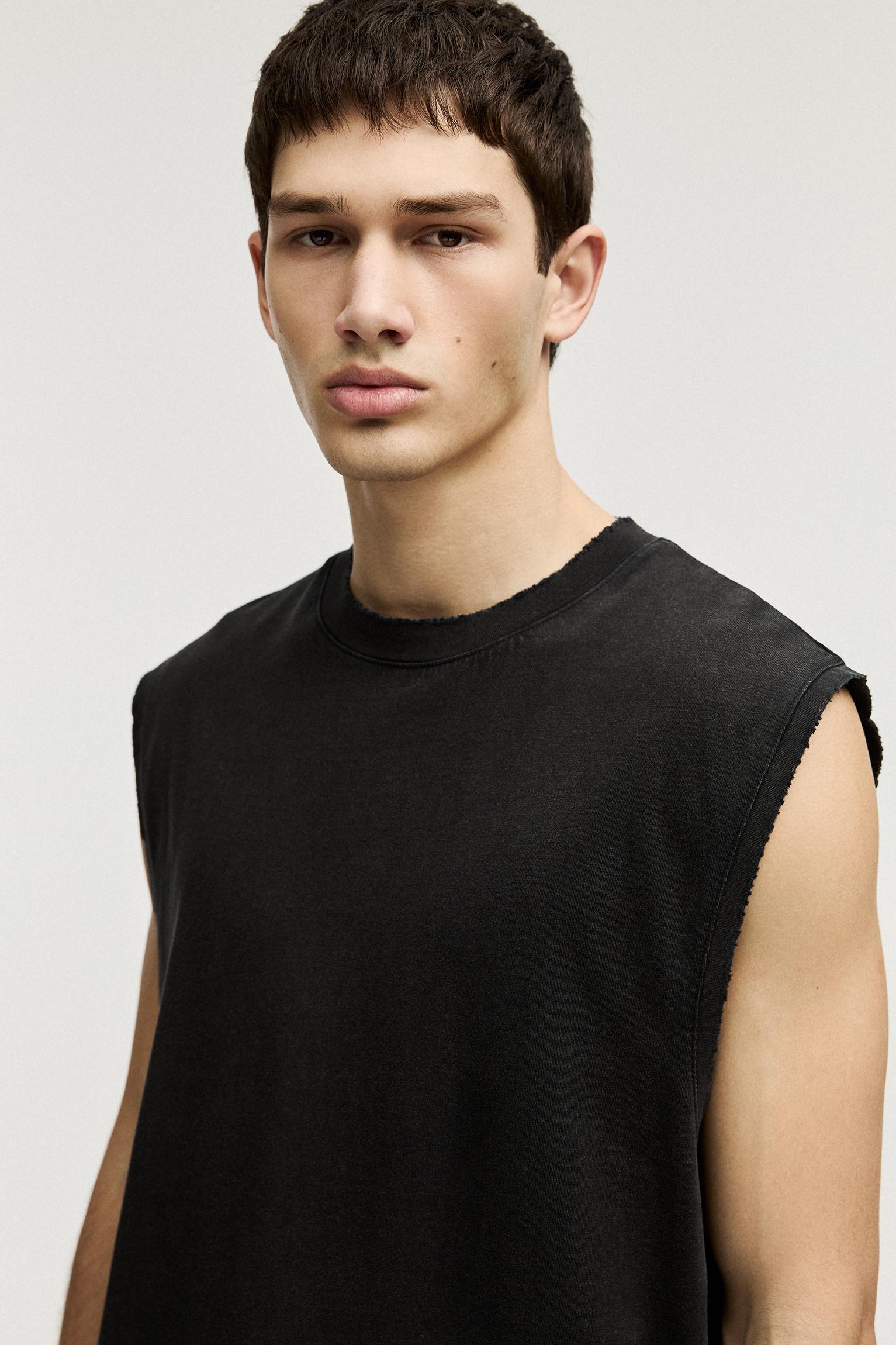 Washed sleeveless T-shirt Product Image