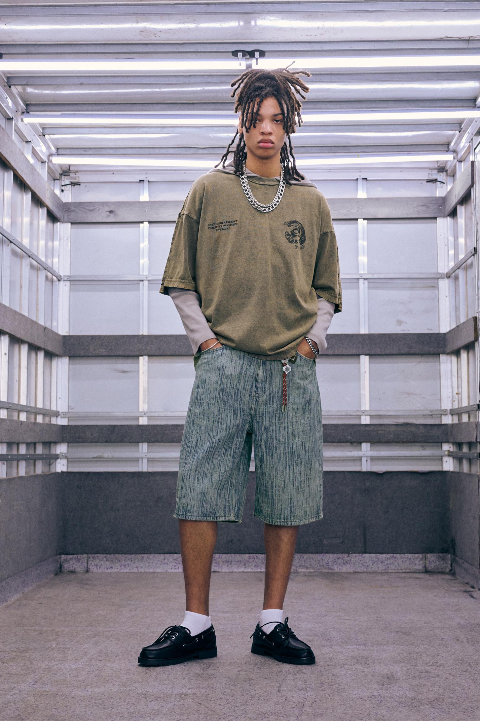 Flecked denim skater Bermuda shorts Product Image