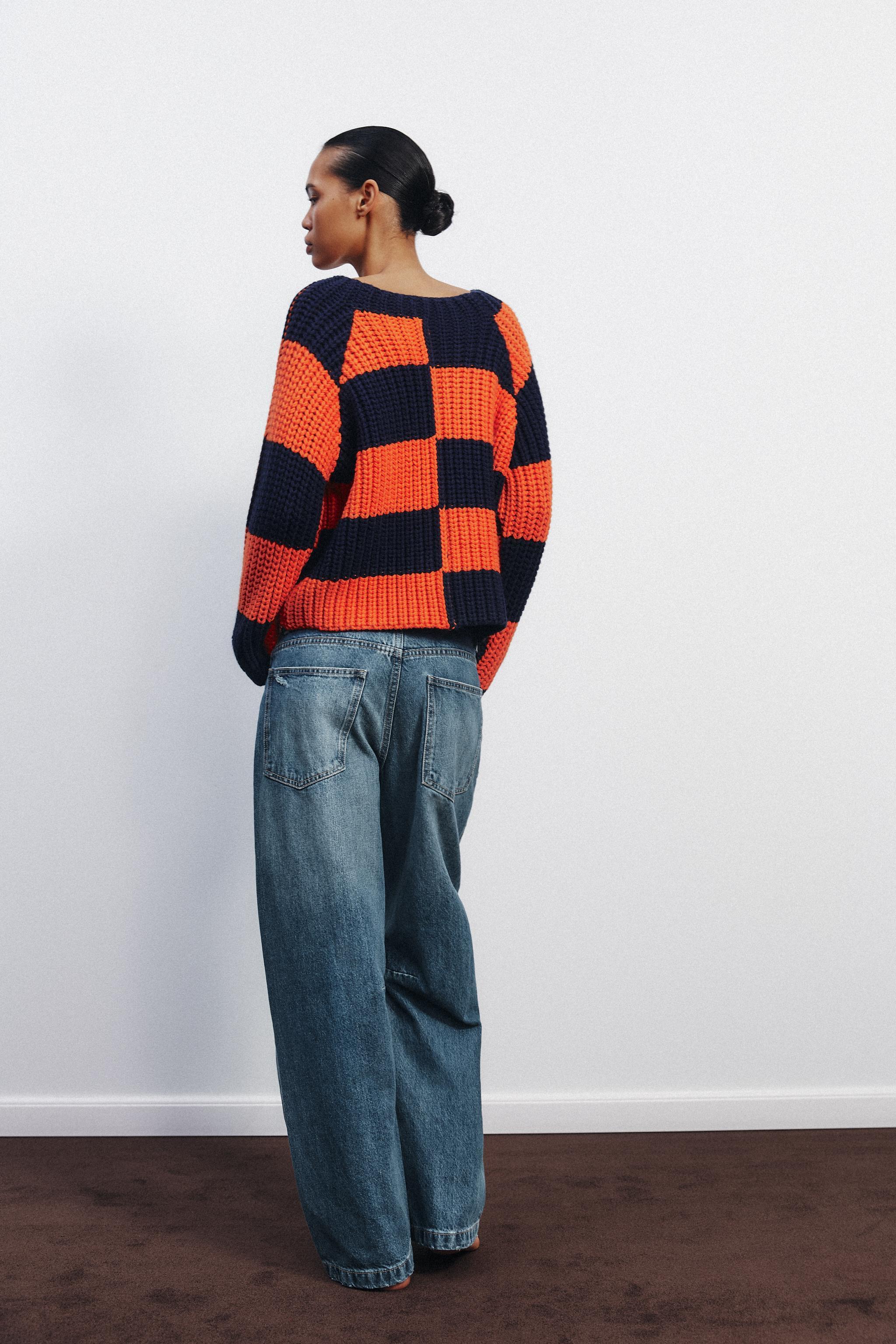 STRIPED OVERSIZE KNIT SWEATER Product Image