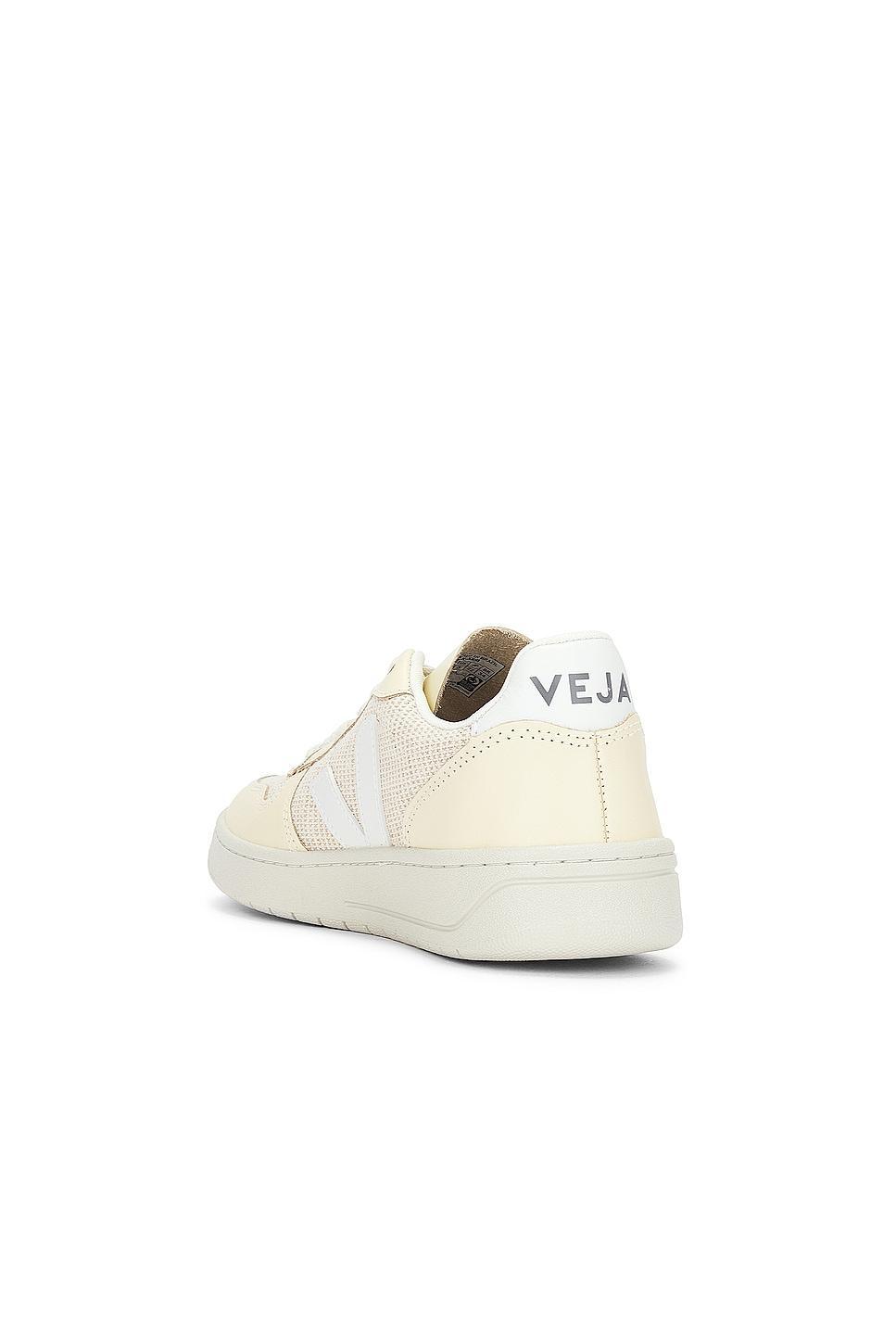 V-10 Sneaker Veja Product Image