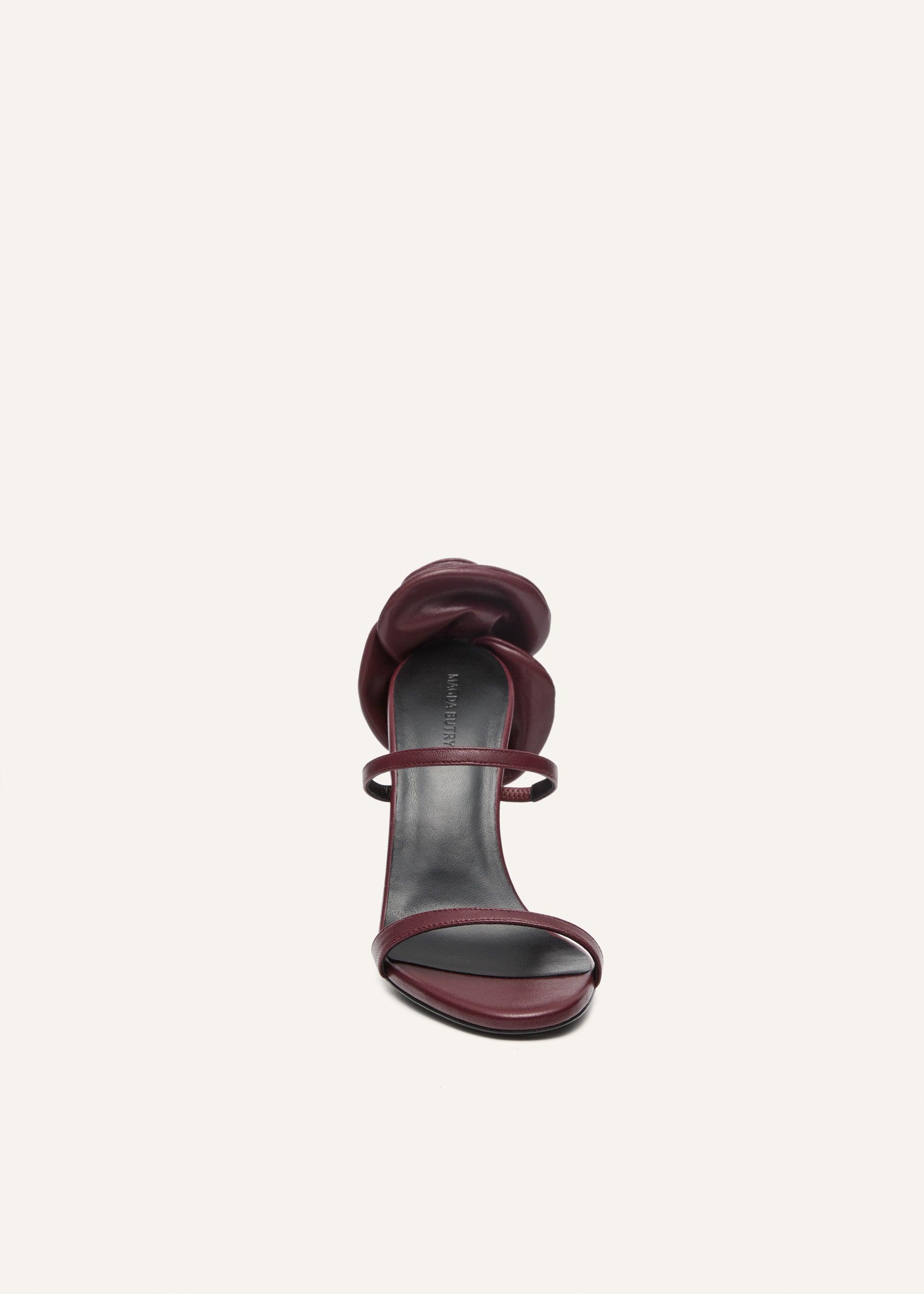 Flower heel leather sandals in burgundy Product Image