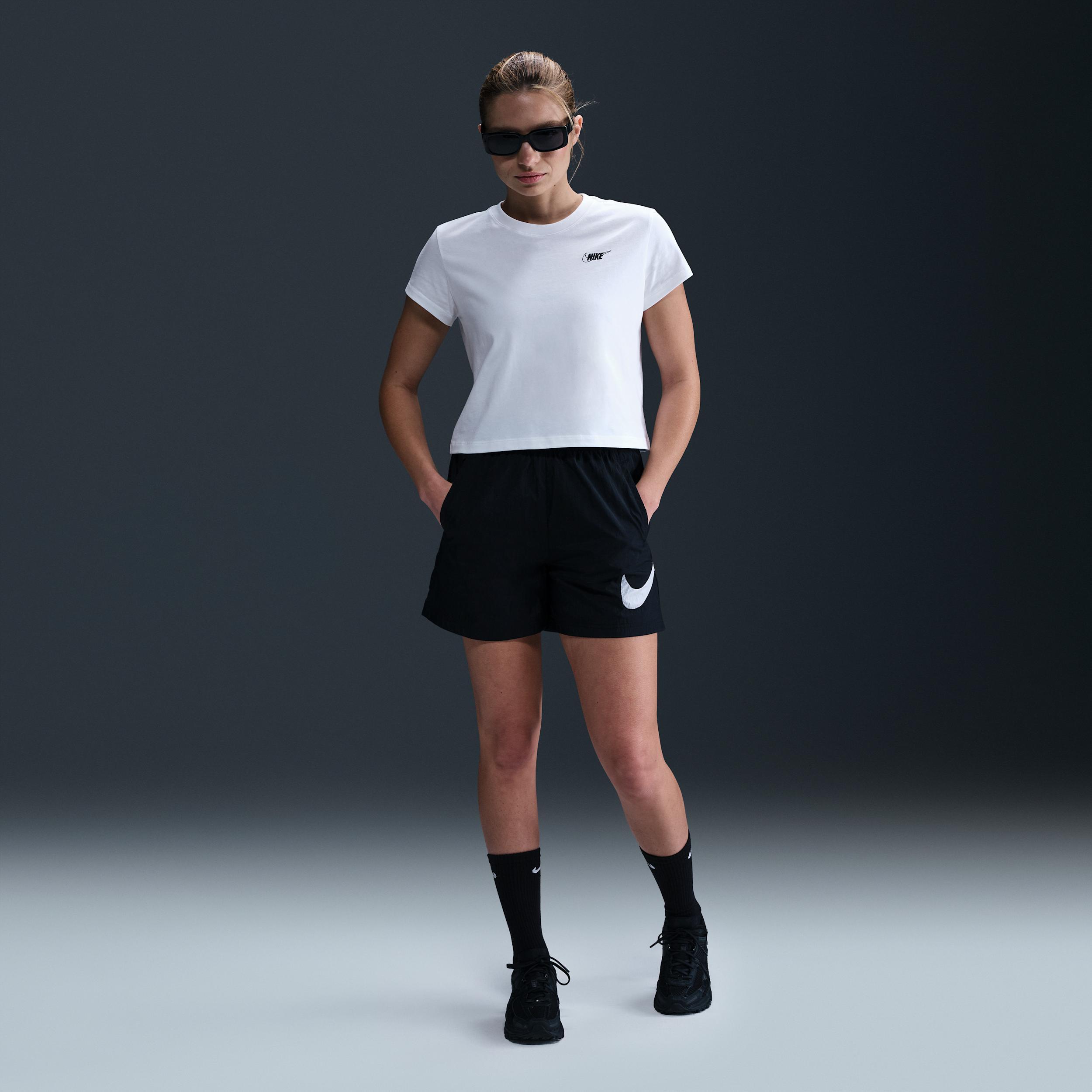 Nike Sportswear Club Women's Short-Sleeve Cropped Graphic T-Shirt Product Image