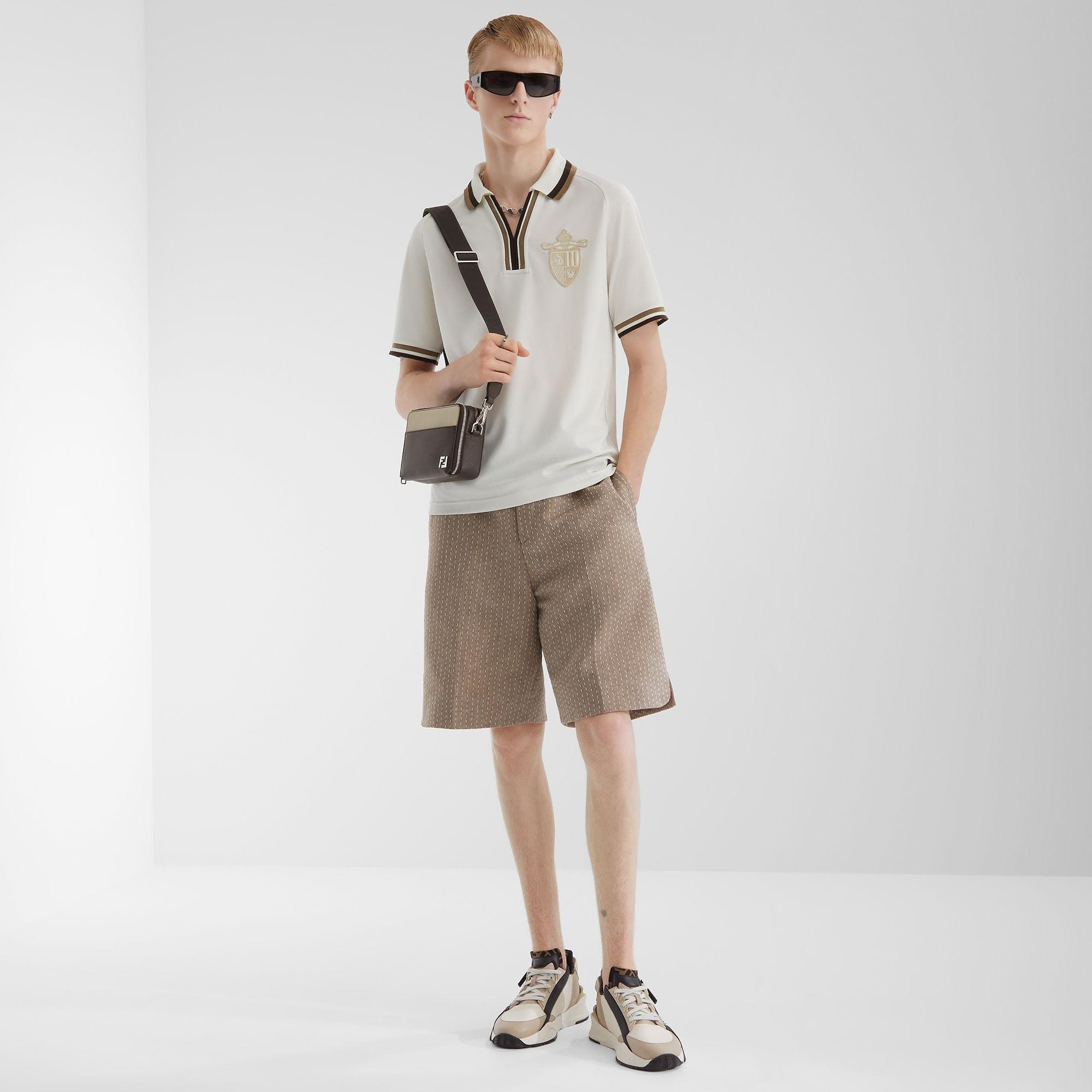 BermudasBeige jacquard shorts with topstitching Product Image