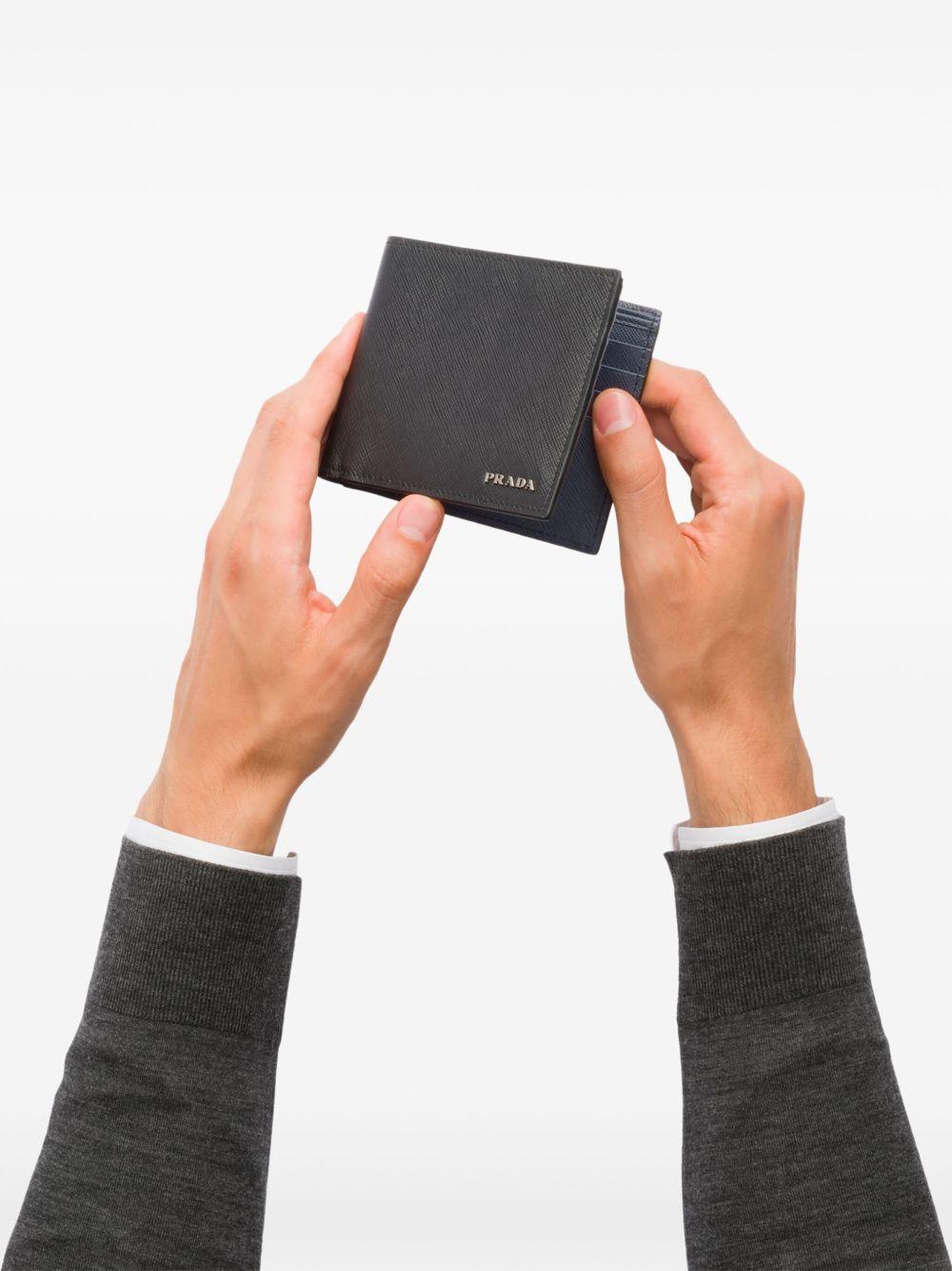 textured bi-fold wallet Product Image