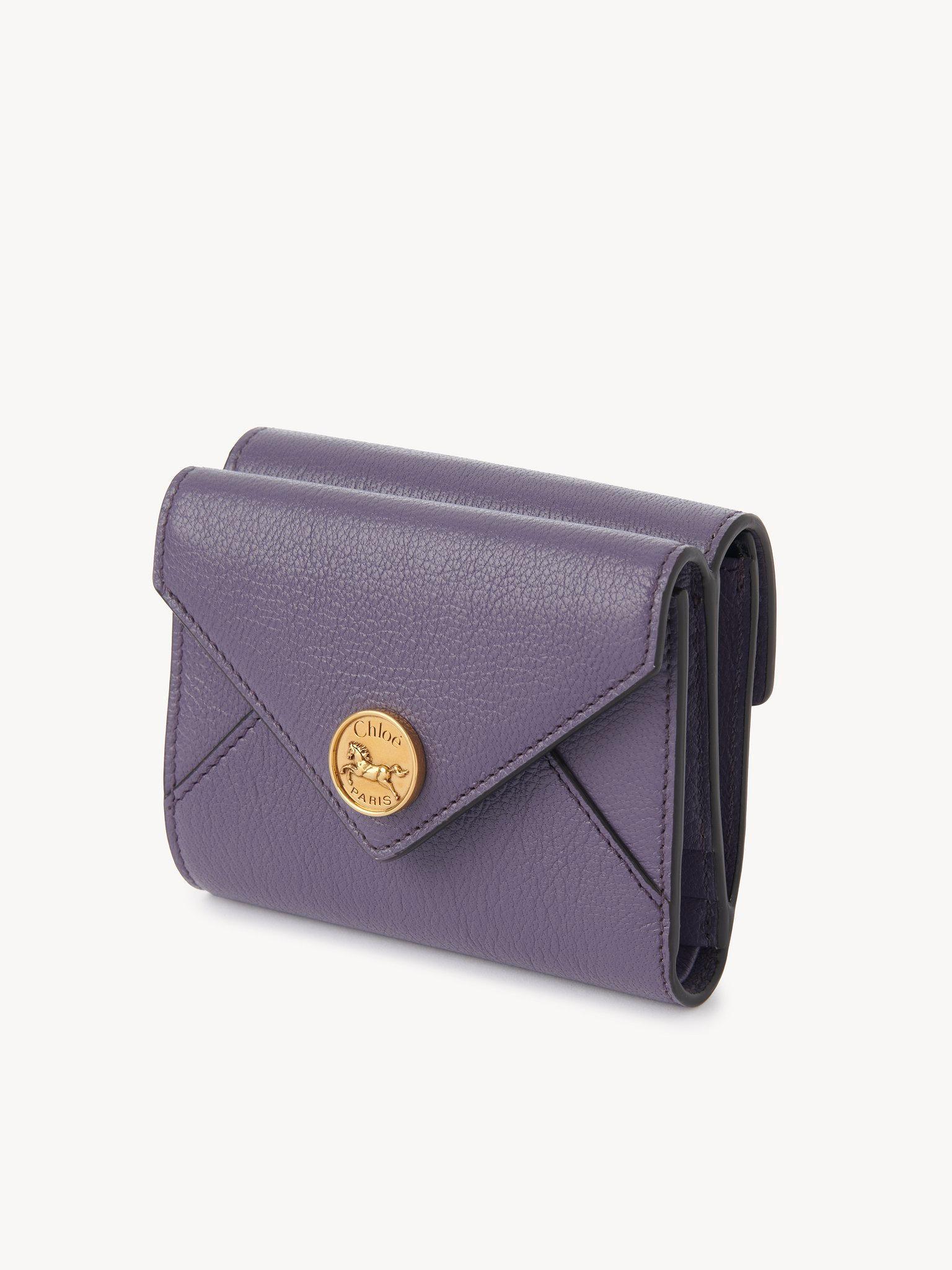Small Envelope tri-fold in grained leather Product Image