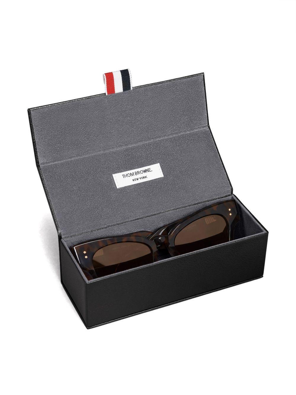 cat-eye frame sunglasses Product Image