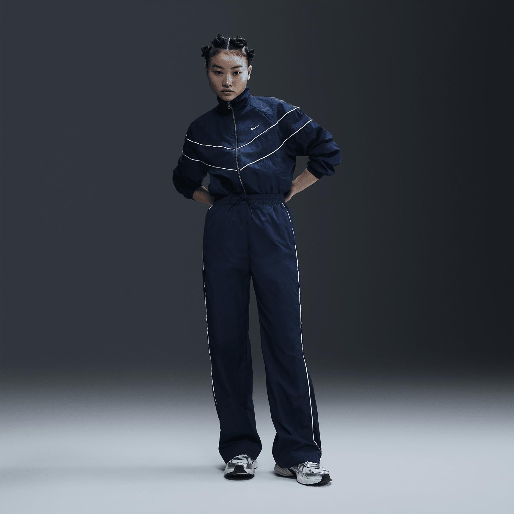 Nike Windrunner Women's Loose UV Woven Full-Zip Jacket Product Image