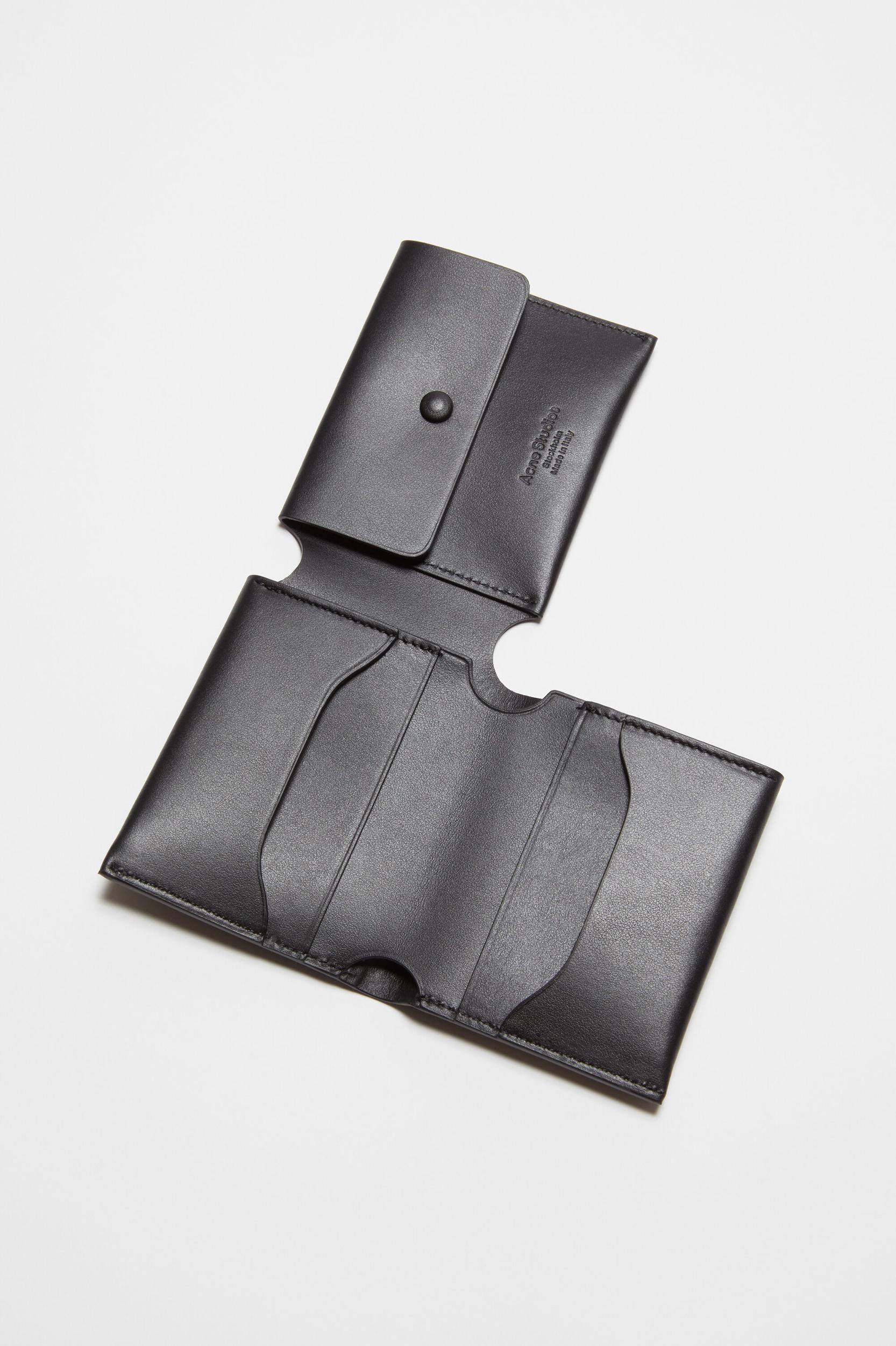 Leather trifold wallet Product Image