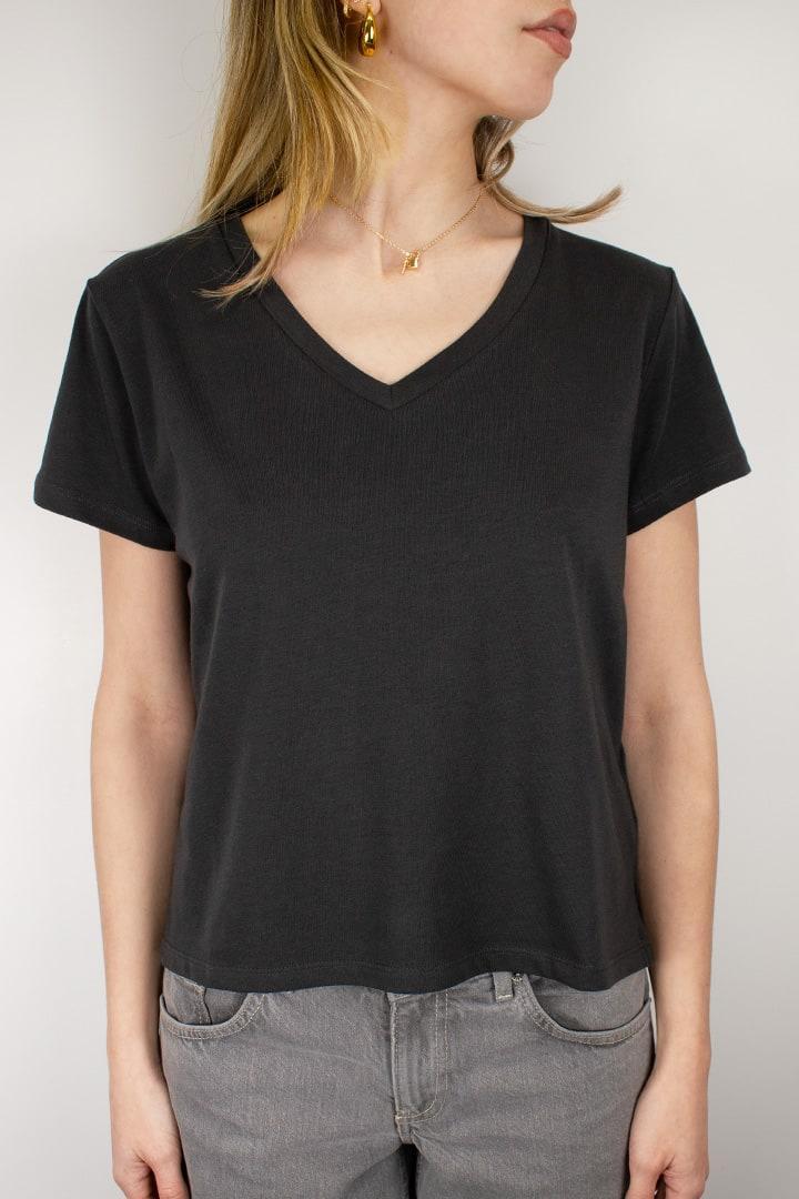 V-neck t-shirt Product Image