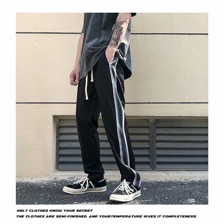 Contrast Piping Sweatpants Product Image