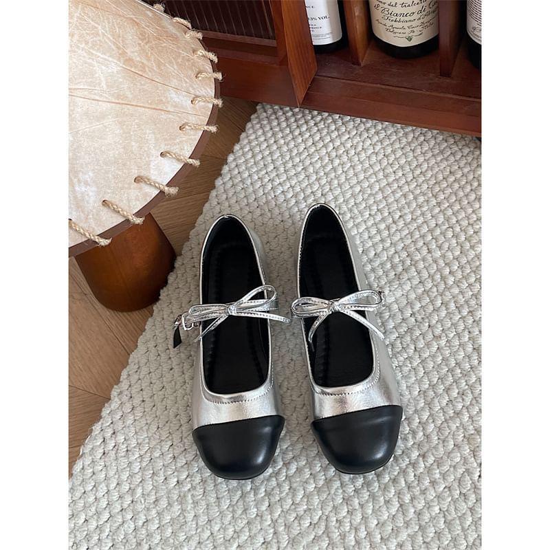 Cap Toe Bow Accent Mary Jane Shoes Product Image