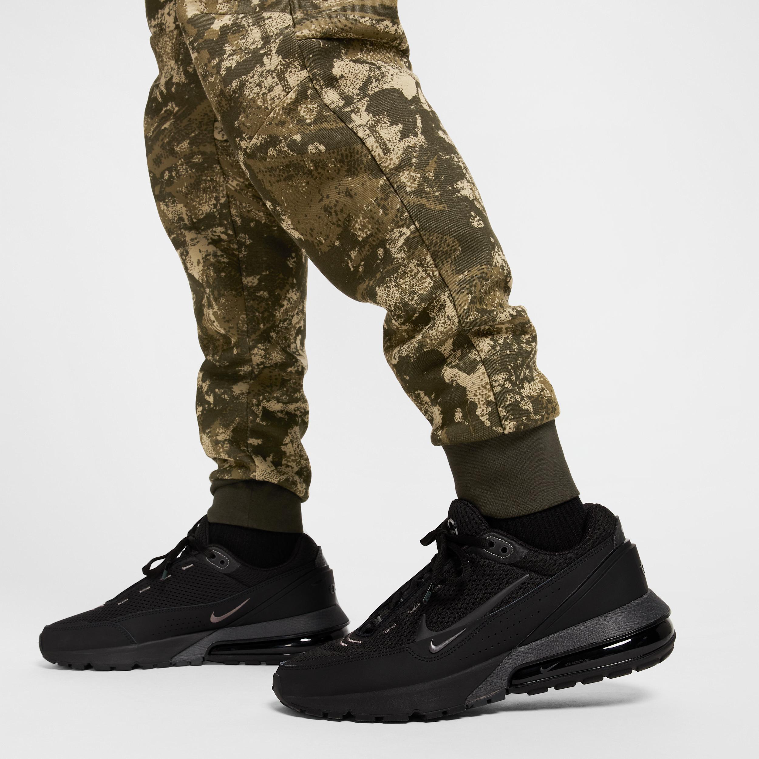 Nike Men's Tech Fleece Jogger Pants Product Image