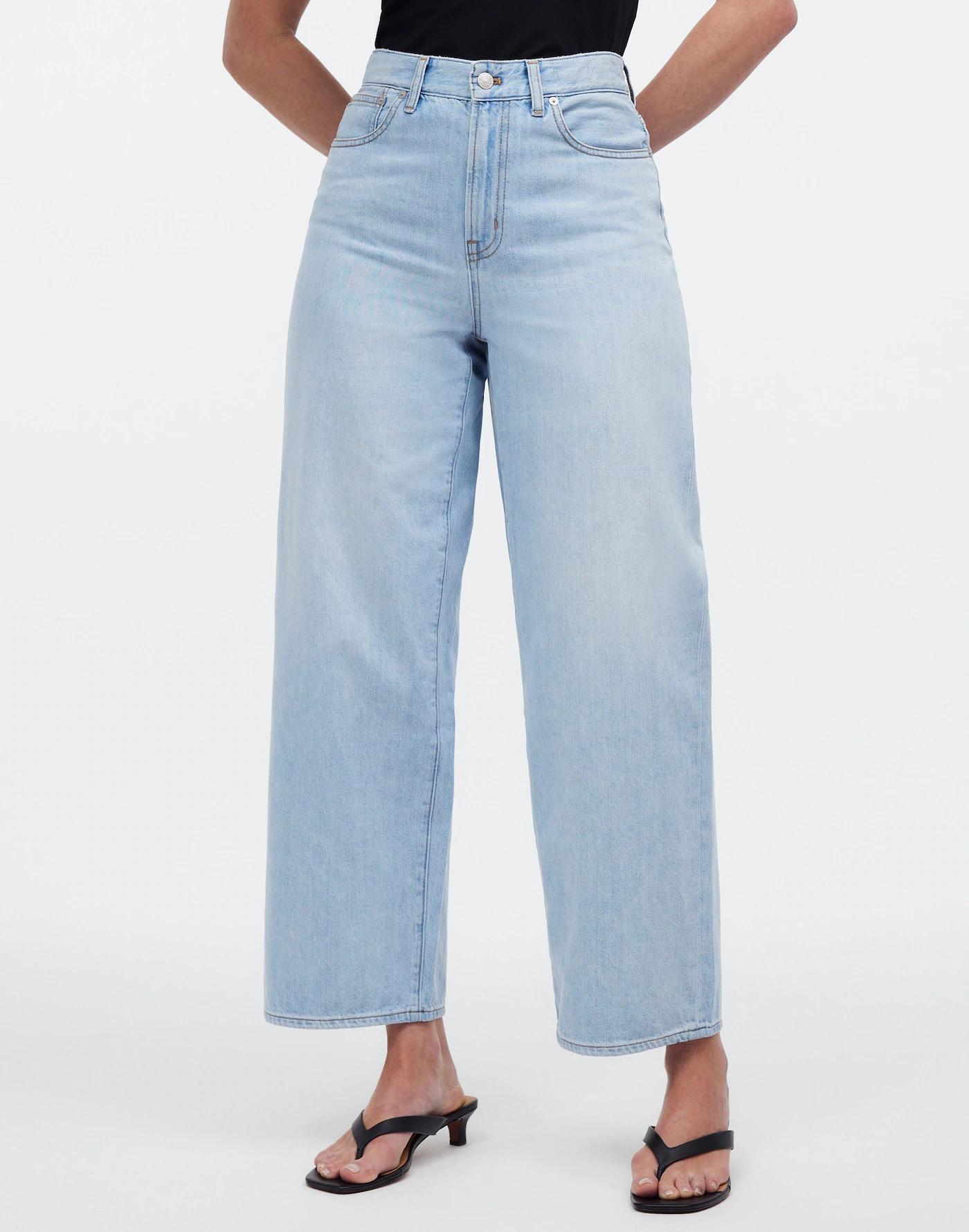 The Petite Curvy Perfect Vintage Wide-Leg Crop Jean Product Image