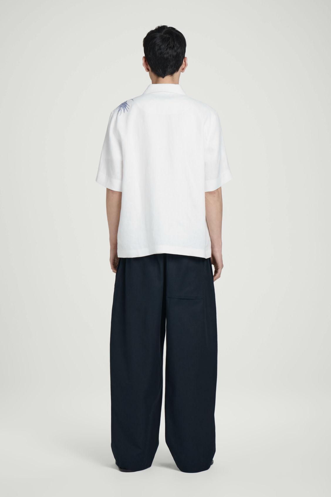 LINEN SHORT-SLEEVED SHIRT Product Image