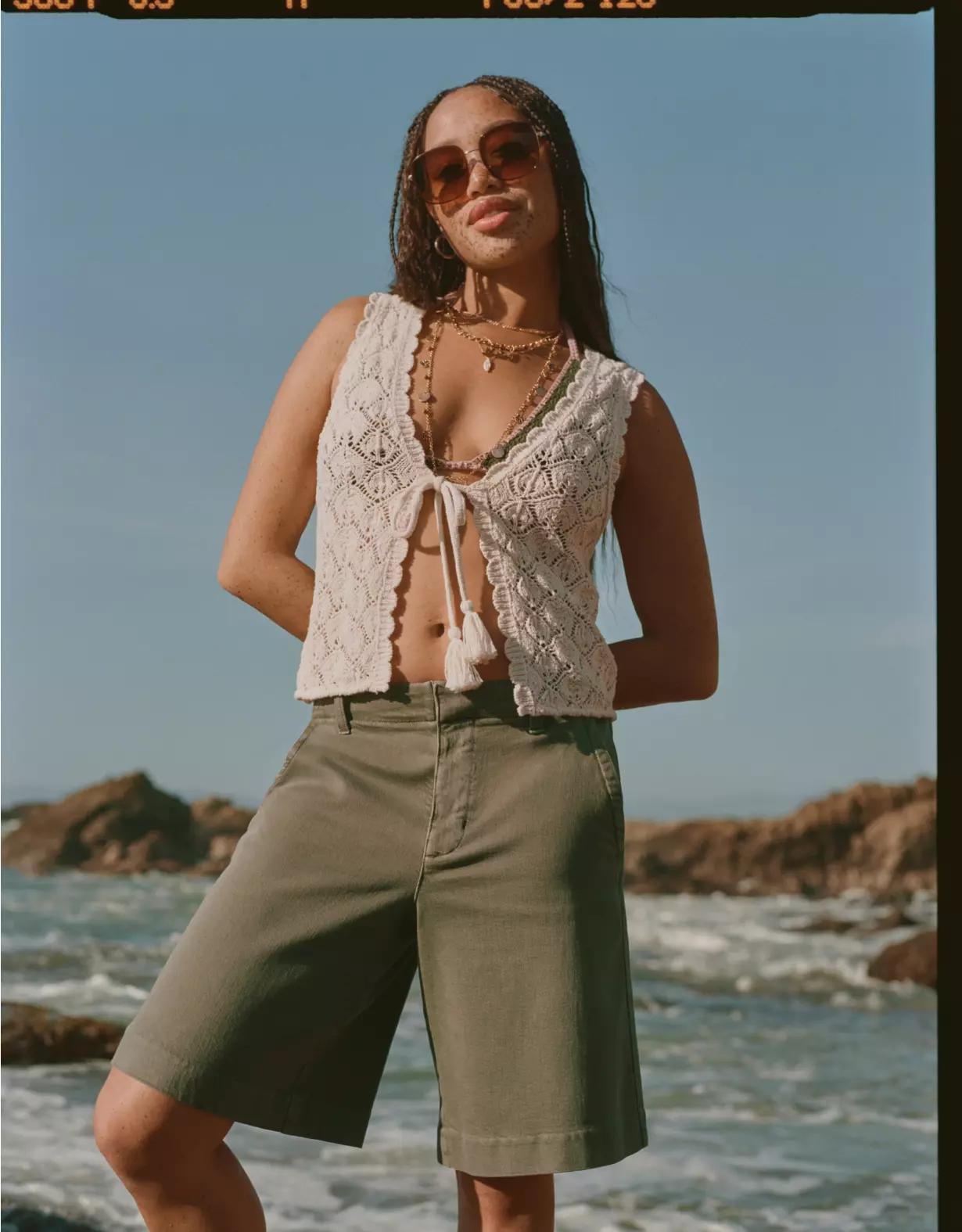 AE 11" Stretch High-Waisted Trouser Short Product Image