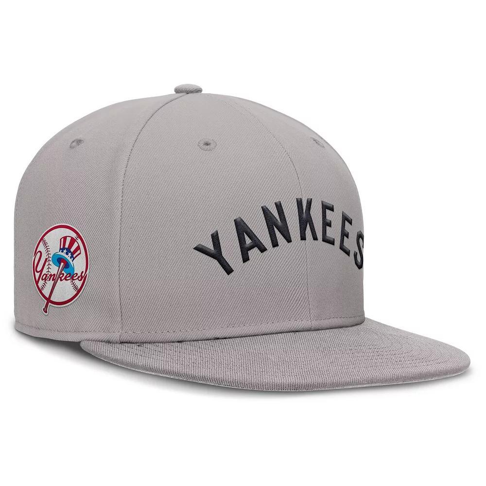 New York Yankees Cooperstown True Nike Men's Dri-FIT MLB Fitted Hat Product Image