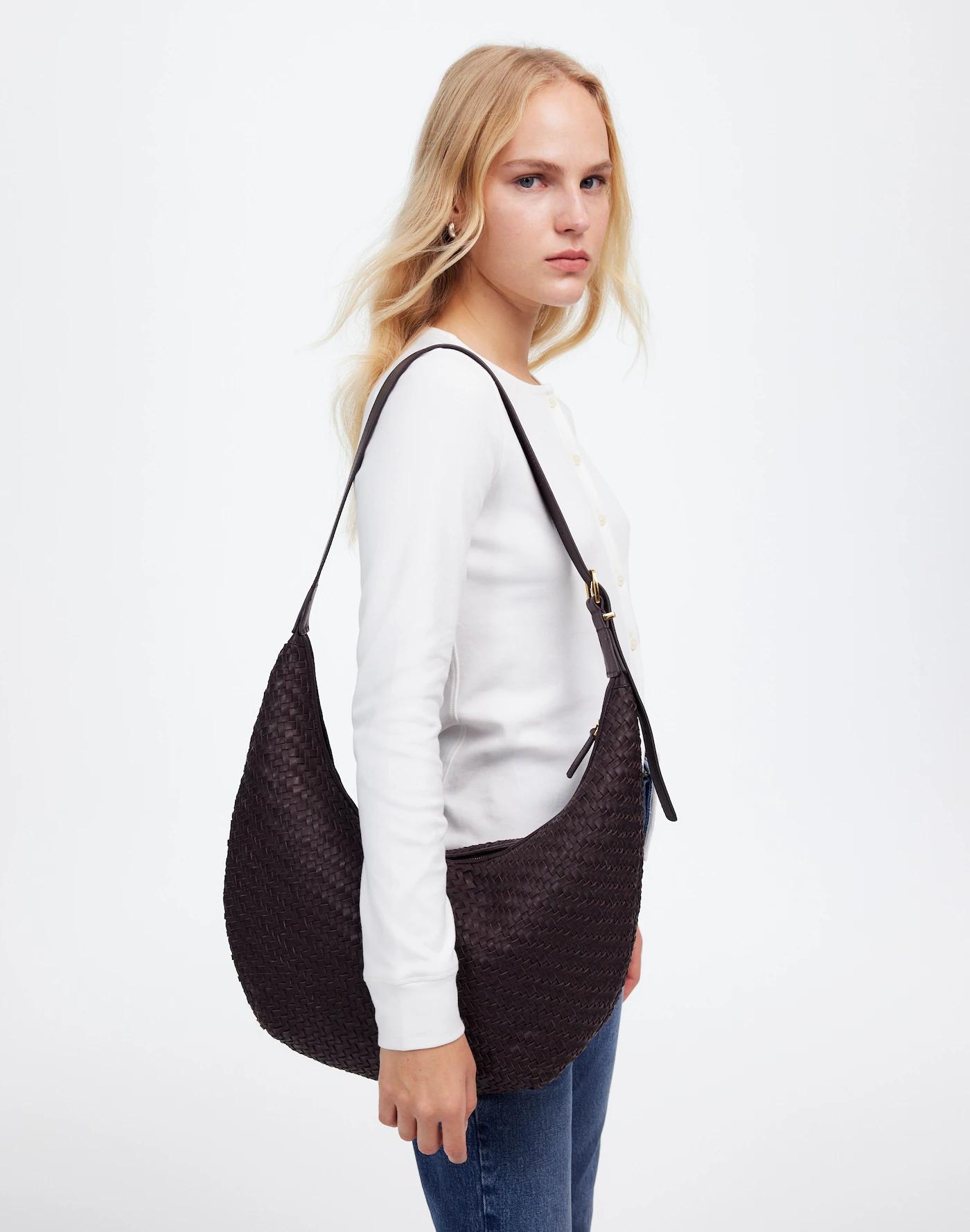 The Essential Curve Shoulder Bag Product Image