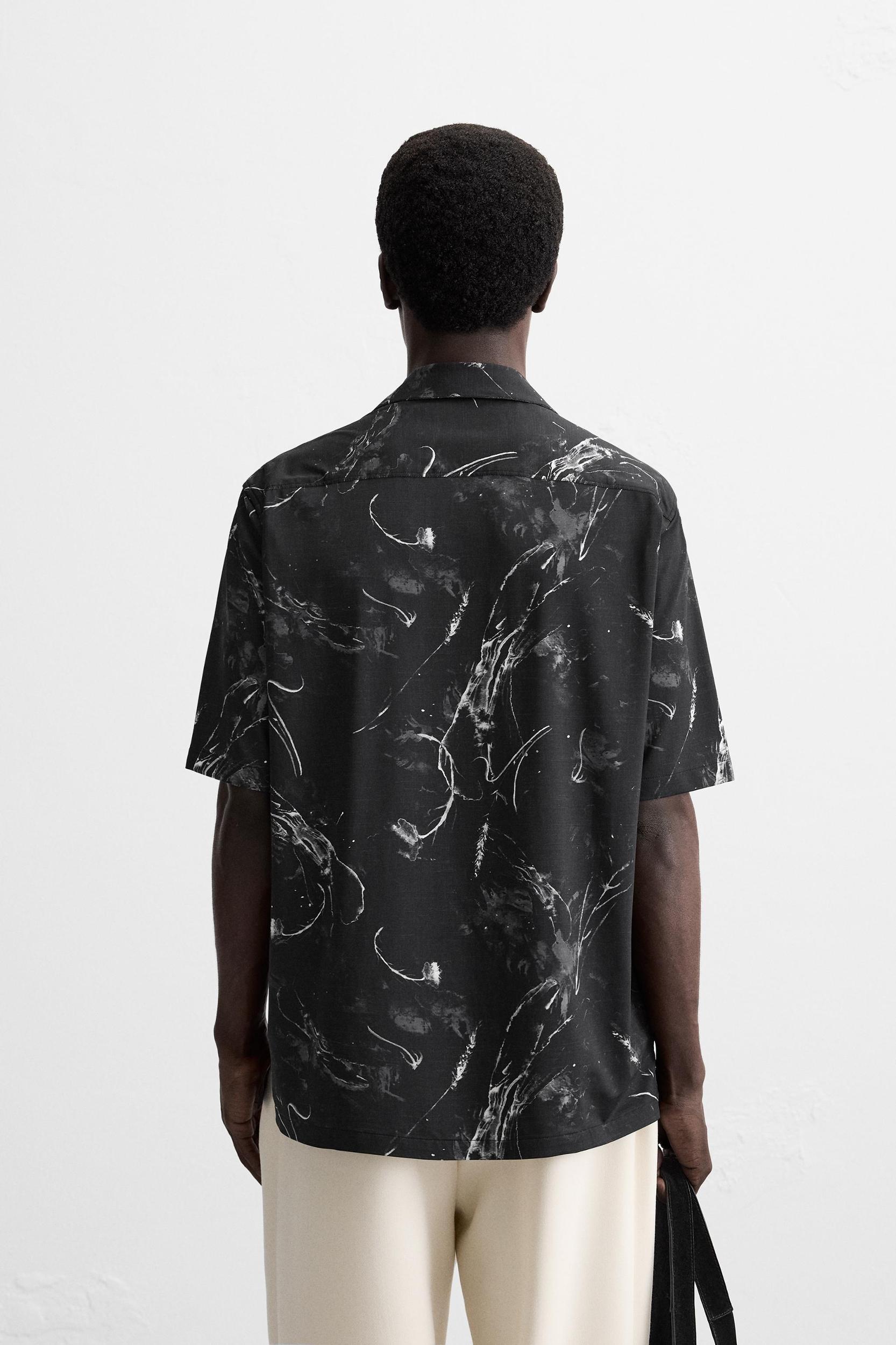 ABSTRACT PRINT STRETCH SHIRT Product Image